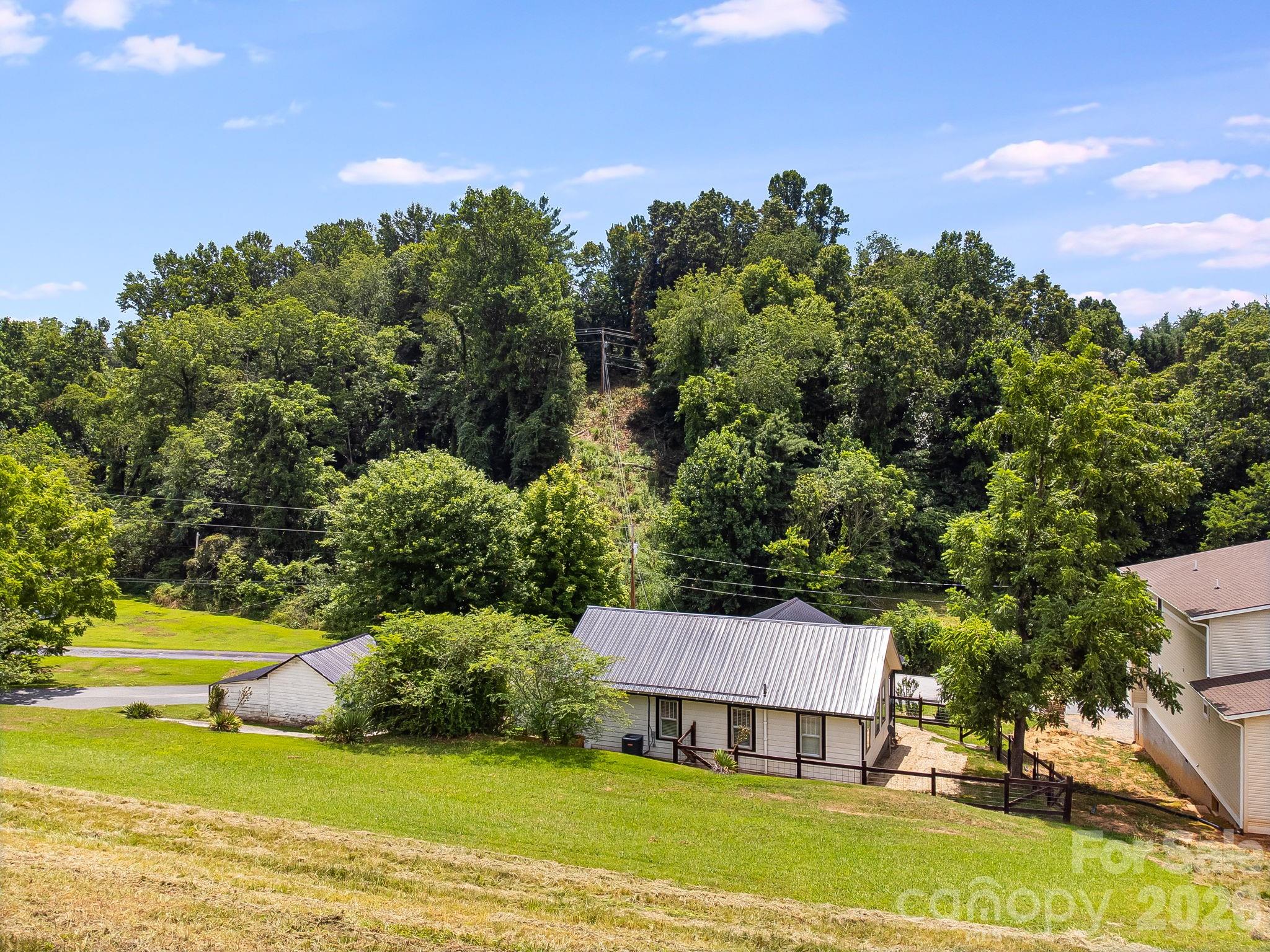 Homes for sale in Mars Hill, NC | 29 Ponder St, Mars Hill, NC 28754 | MLS# 4286832