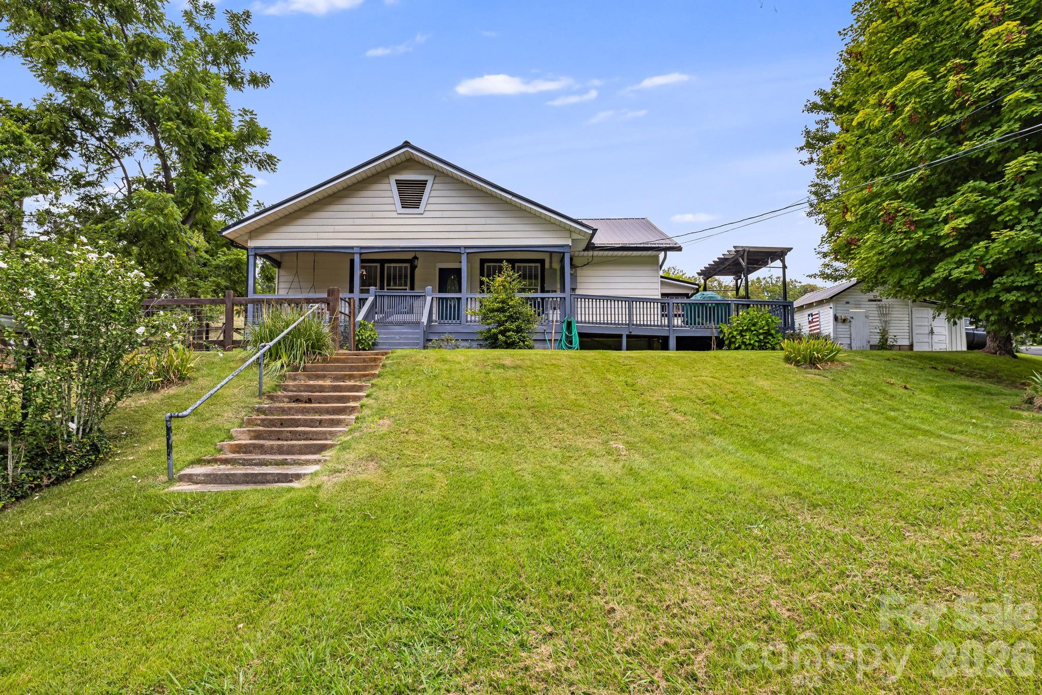 Homes for sale in Mars Hill, NC | 29 Ponder St, Mars Hill, NC 28754 | MLS# 4286832