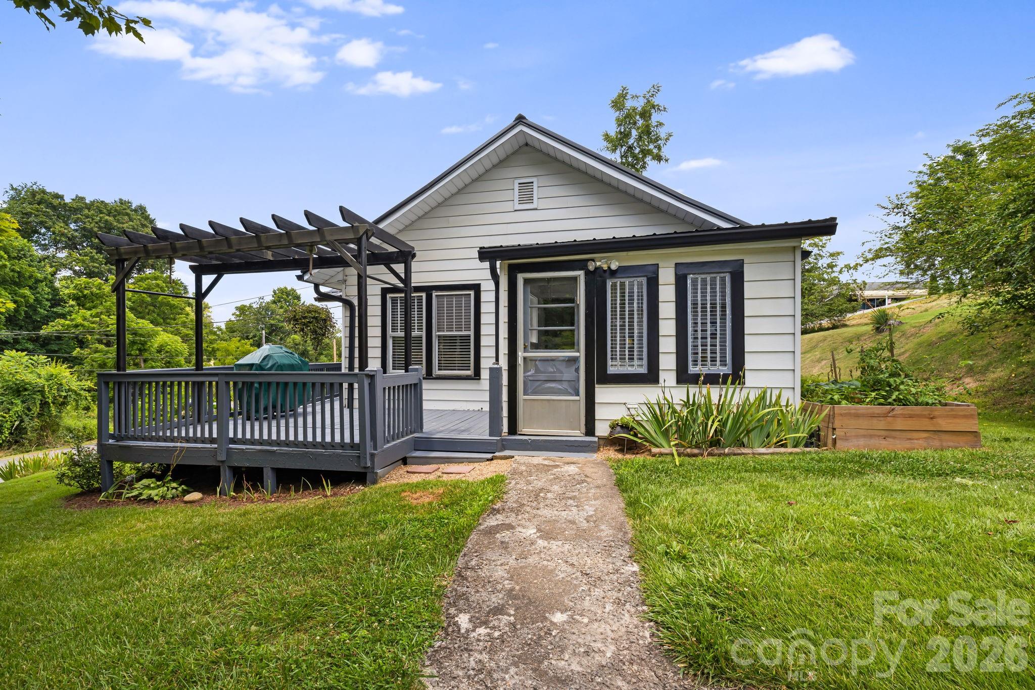 Homes for sale in Mars Hill, NC | 29 Ponder St, Mars Hill, NC 28754 | MLS# 4286832