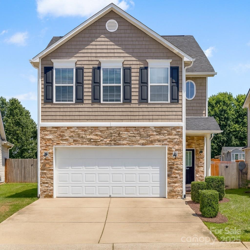 Homes for sale in Fletcher, NC | 34 Chowan Dr, Fletcher, NC 28732 | MLS# 4286913