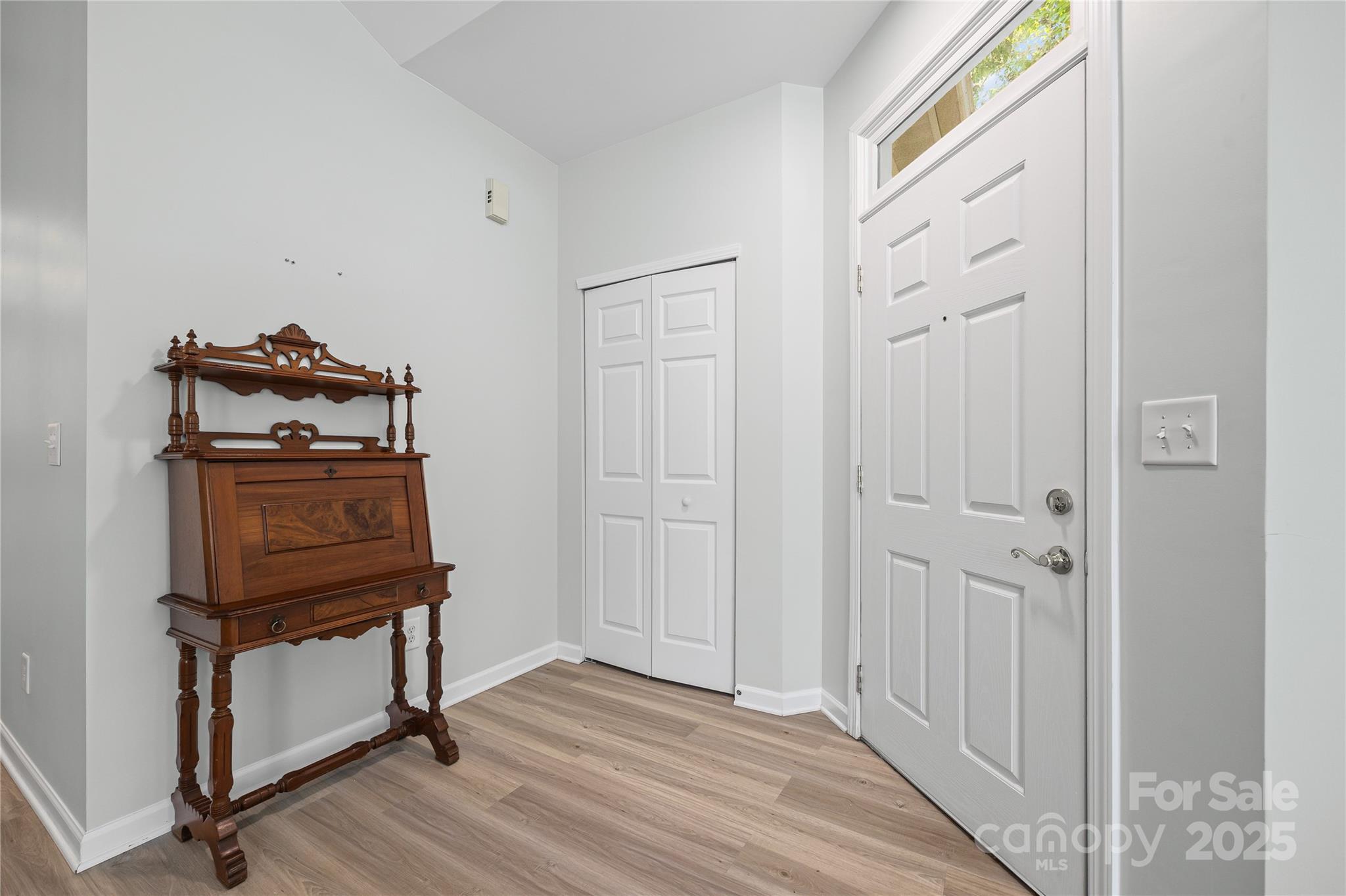 Homes for sale in Tega Cay, SC | 811 Ledgestone Ct, Tega Cay, SC 29708 | MLS# 4289787