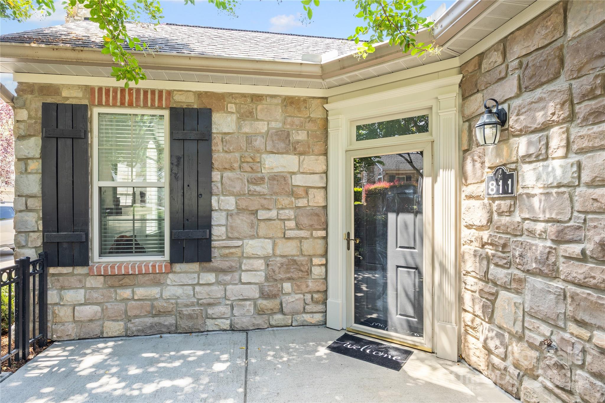 Homes for sale in Tega Cay, SC | 811 Ledgestone Ct, Tega Cay, SC 29708 | MLS# 4289787