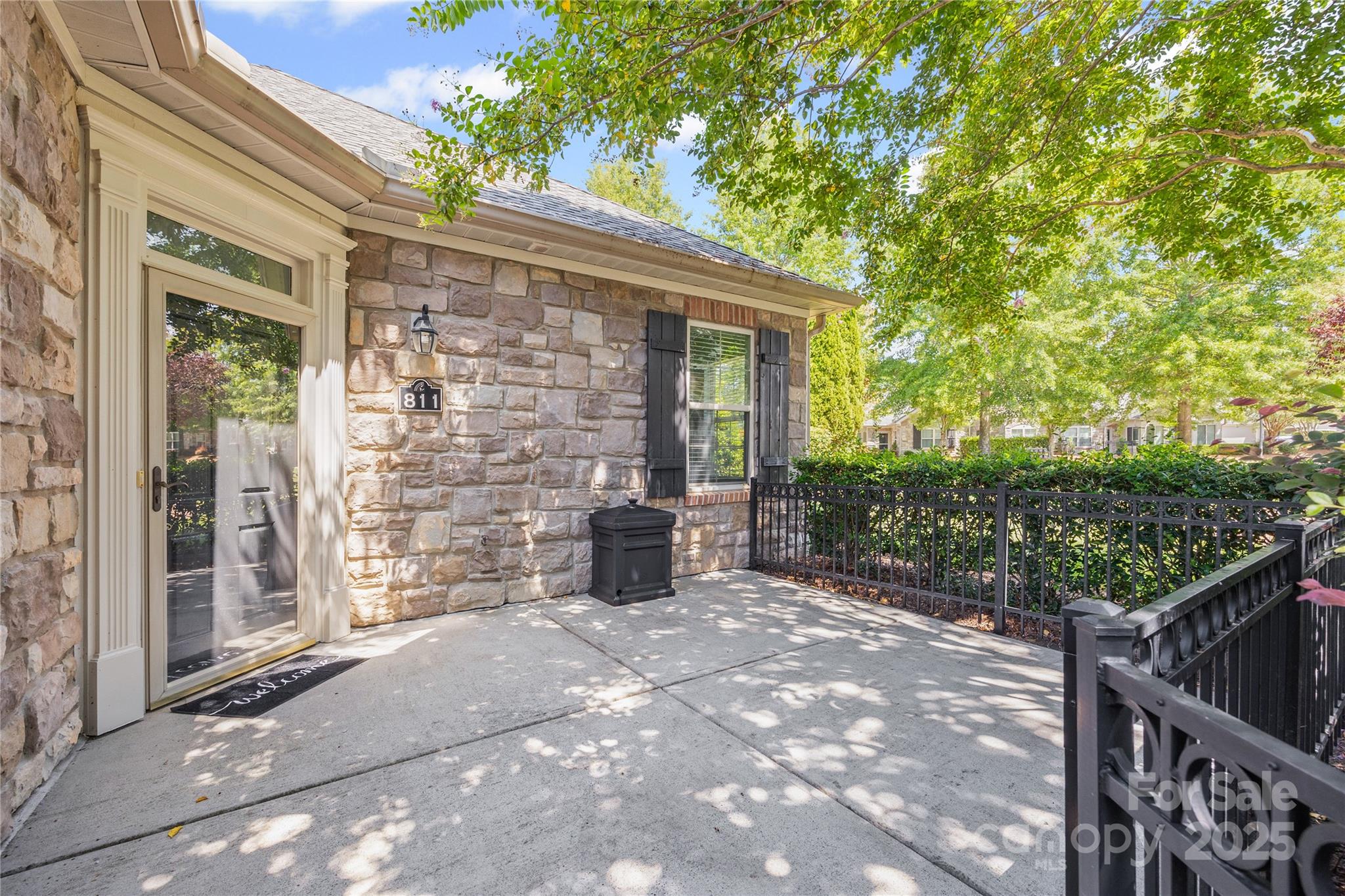 Homes for sale in Tega Cay, SC | 811 Ledgestone Ct, Tega Cay, SC 29708 | MLS# 4289787