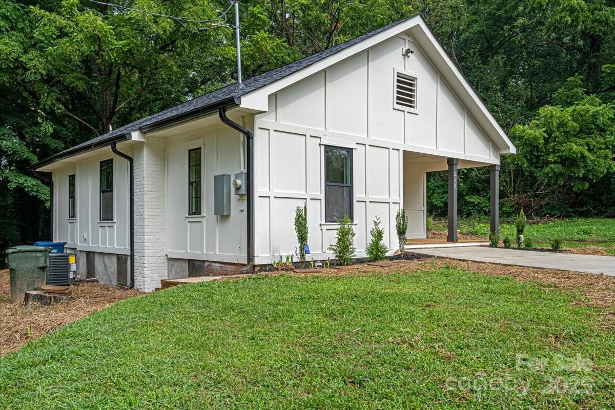 Homes for sale in Hickory, NC | 252 7Th St Se, Hickory, NC 28602 | MLS# 4290549