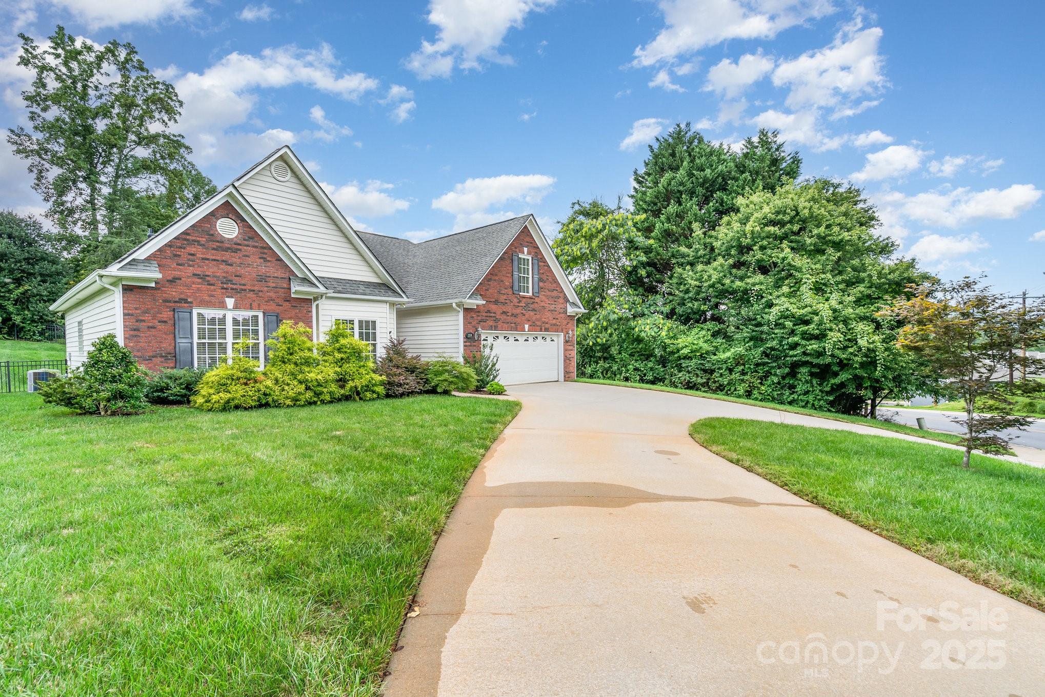 Homes for sale in Lowell, NC | 1319 N Main St, Lowell, NC 28098 | MLS# 4291013