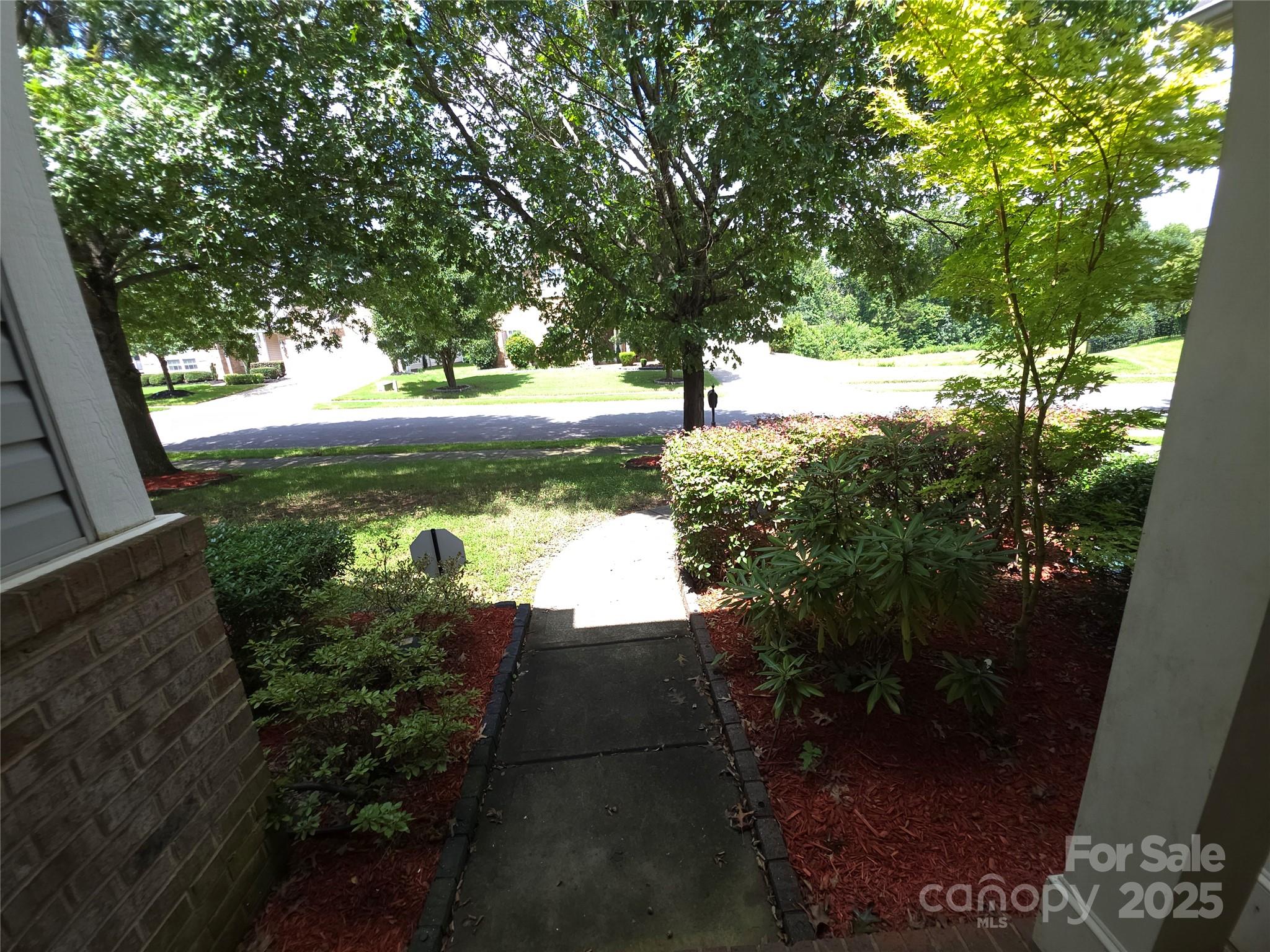 Homes for sale in Charlotte, NC | 5933 Kirkwynd Commons Dr, Charlotte, NC 28278 | MLS# 4291416