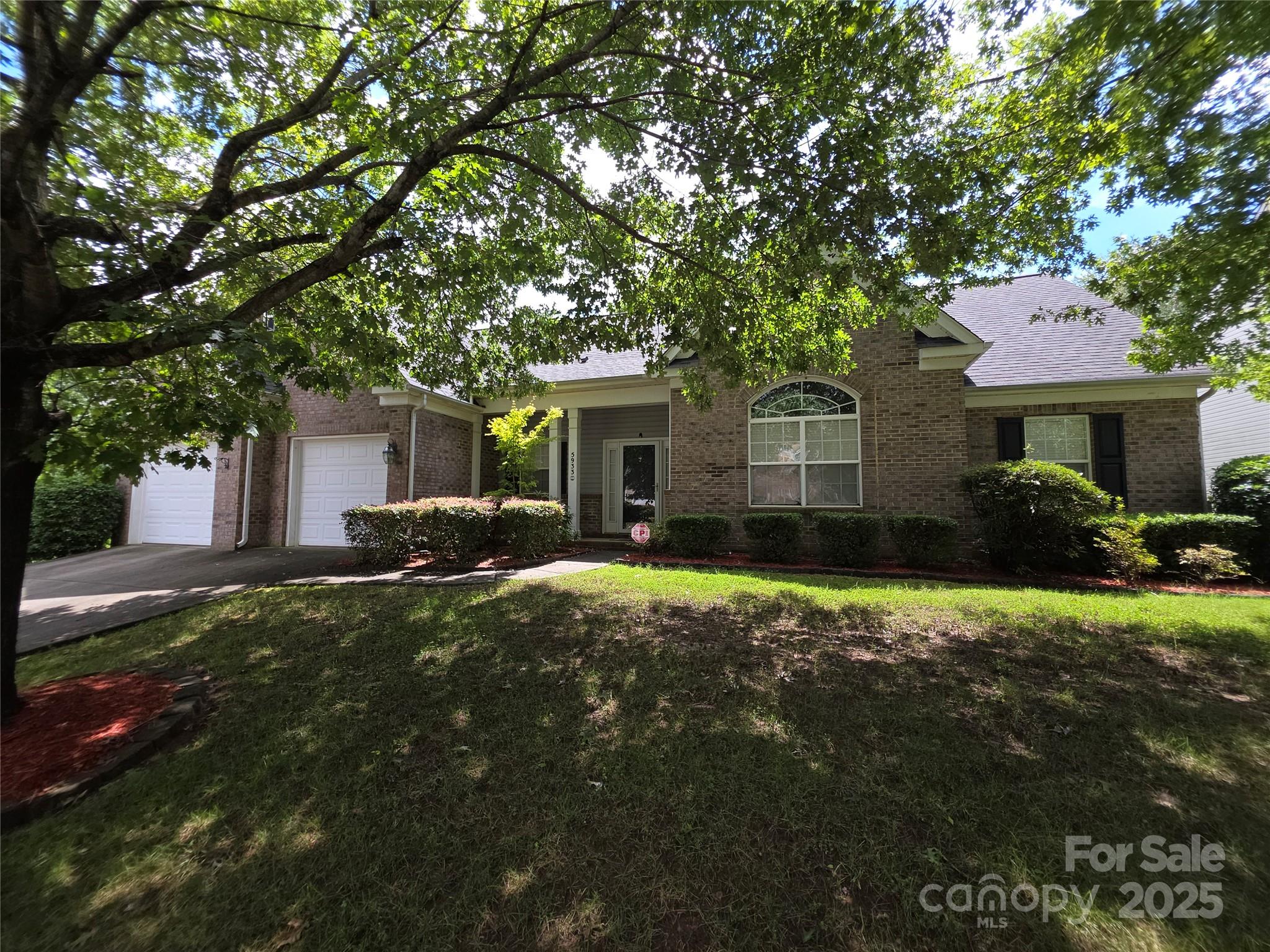 Homes for sale in Charlotte, NC | 5933 Kirkwynd Commons Dr, Charlotte, NC 28278 | MLS# 4291416