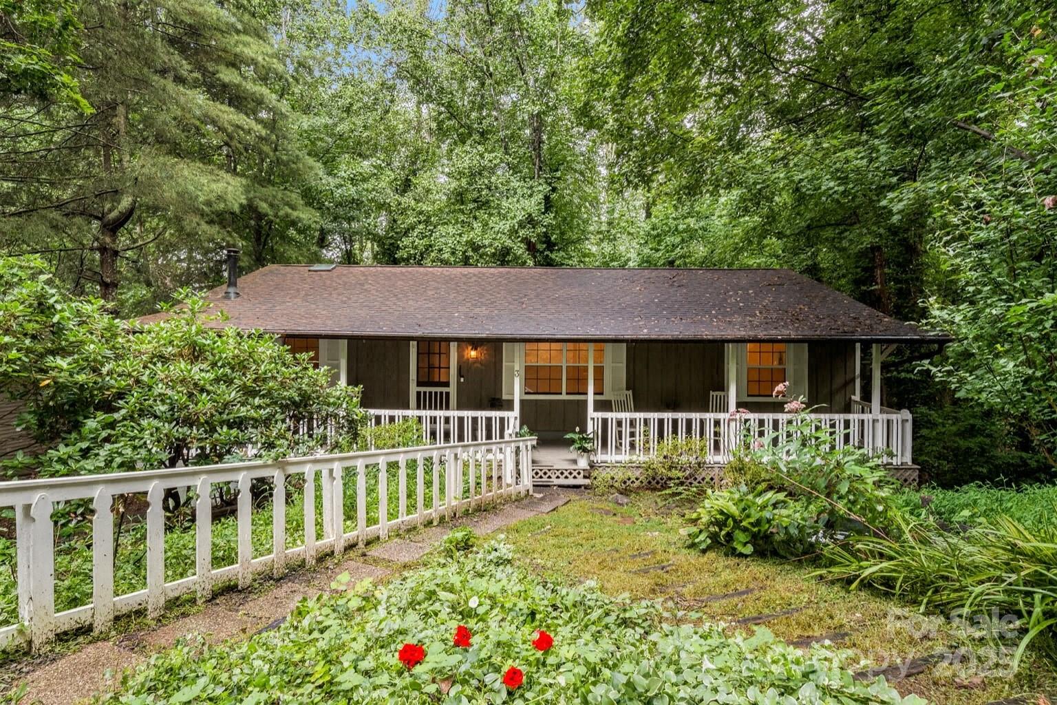 Homes for sale in Asheville, NC | 3 Shadywood Cir, Asheville, NC 28803 | MLS# 4292658