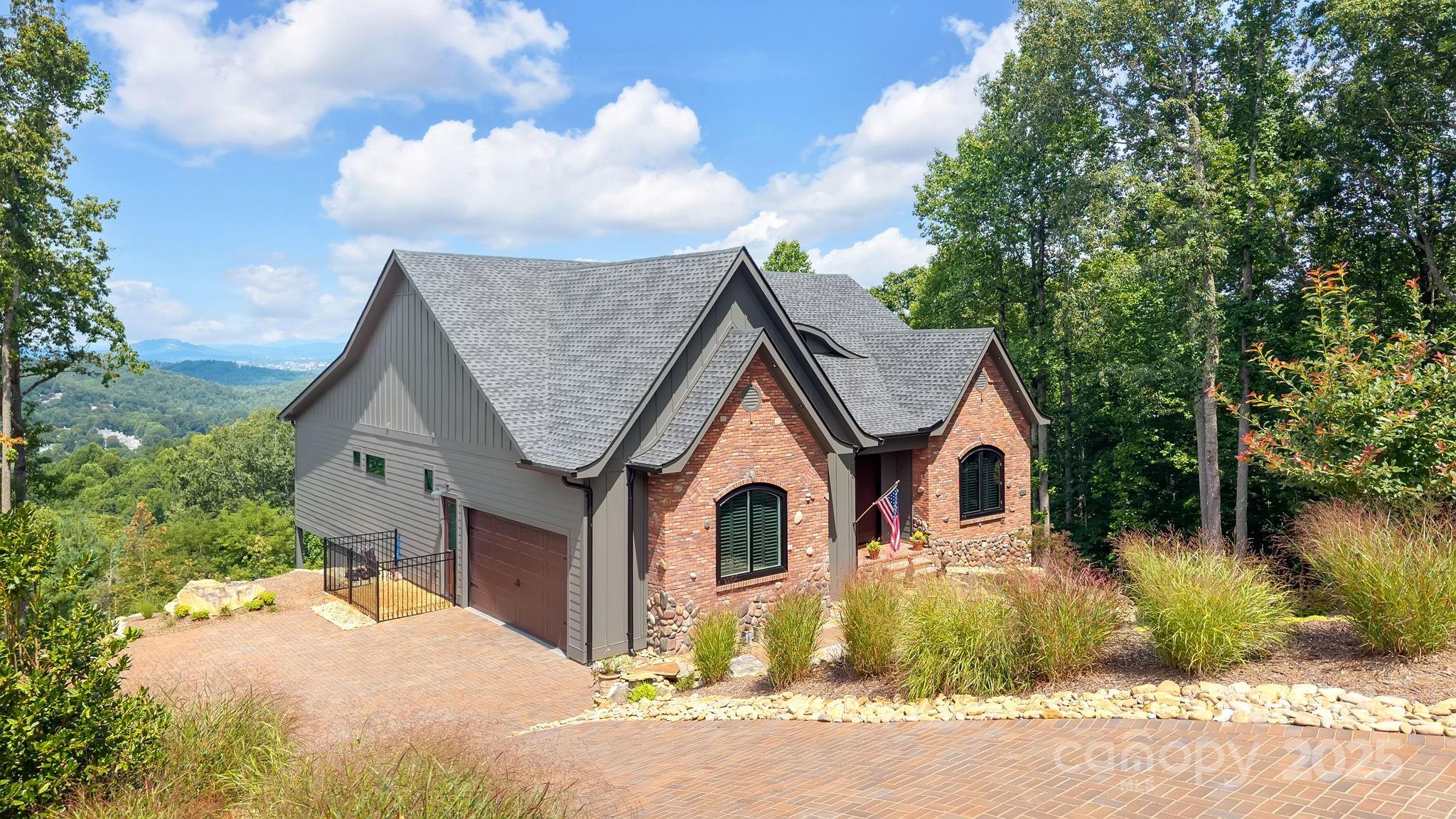 Homes for sale in Flat Rock, NC | 36 Northland Ct, Flat Rock, NC 28731 | MLS# 4293031