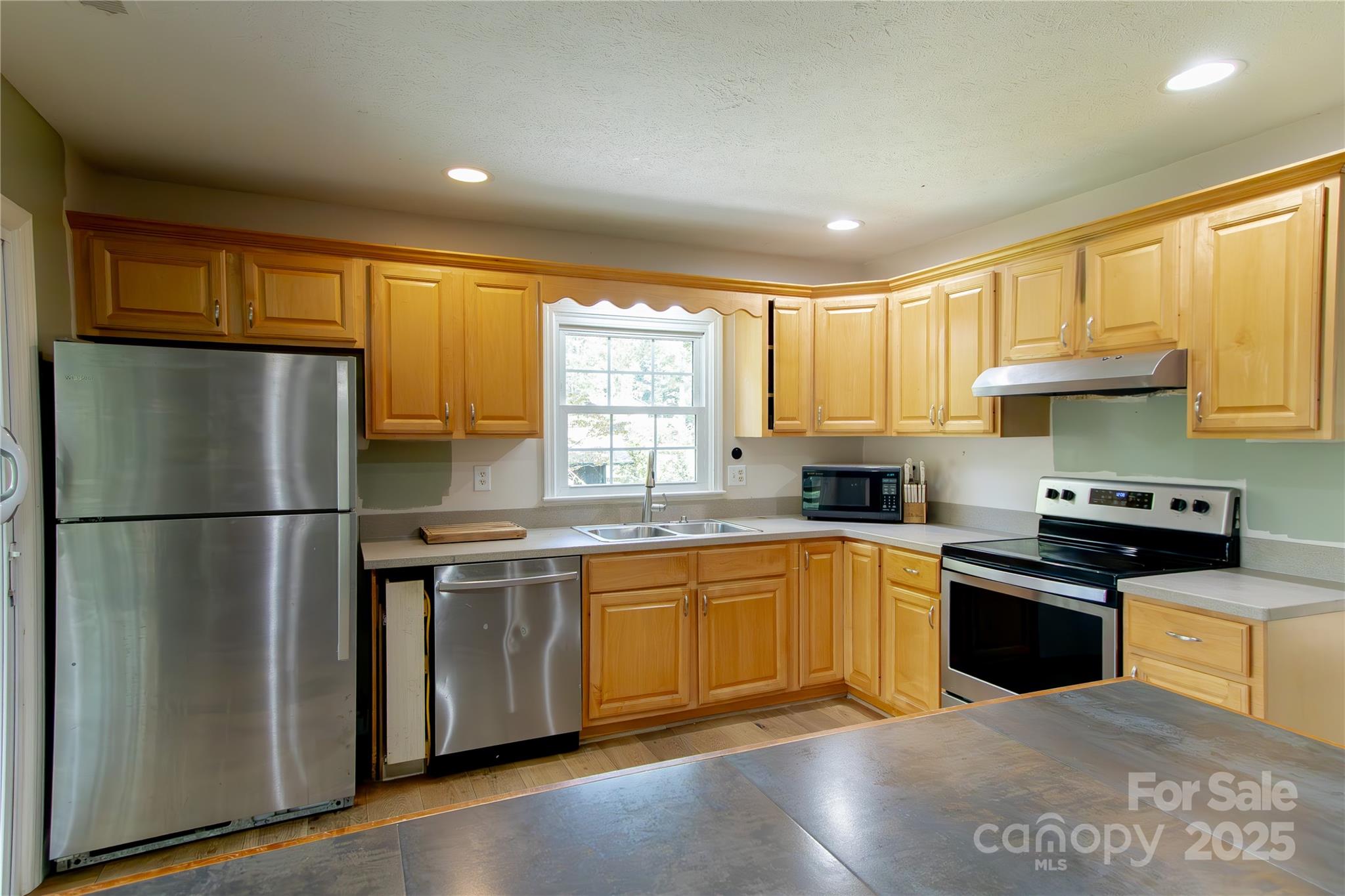 Homes for sale in Hendersonville, NC | 109 Brightwater Heights Dr, Hendersonville, NC 28731 | MLS# 4304908