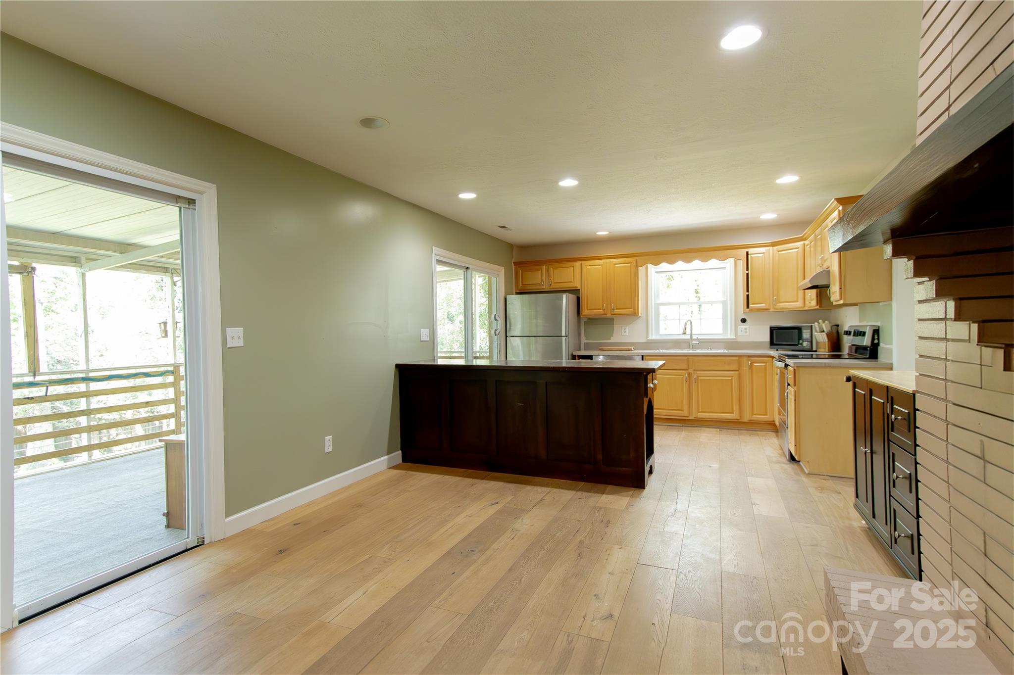 Homes for sale in Hendersonville, NC | 109 Brightwater Heights Dr, Hendersonville, NC 28731 | MLS# 4304908