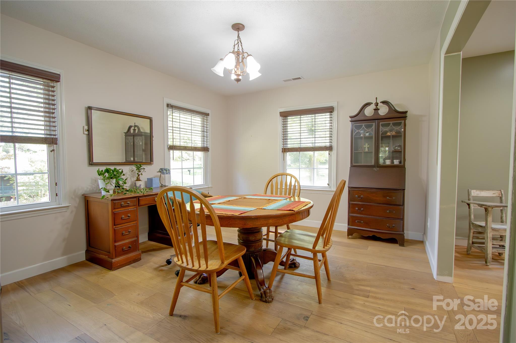 Homes for sale in Hendersonville, NC | 109 Brightwater Heights Dr, Hendersonville, NC 28731 | MLS# 4304908