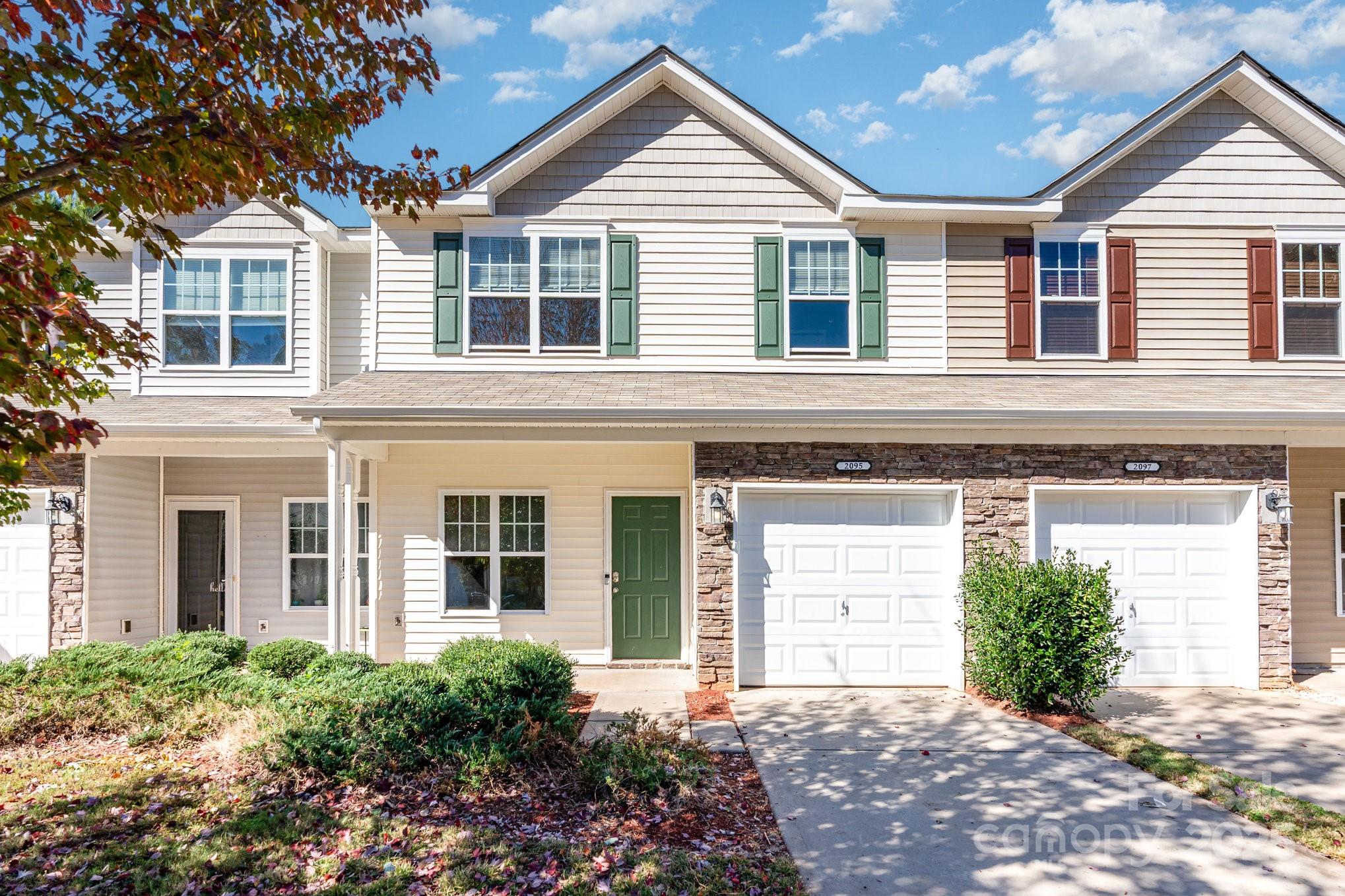 Homes for sale in Clover, SC | 2095 Shady Pond Dr, Clover, SC 29710 | MLS# 4307957