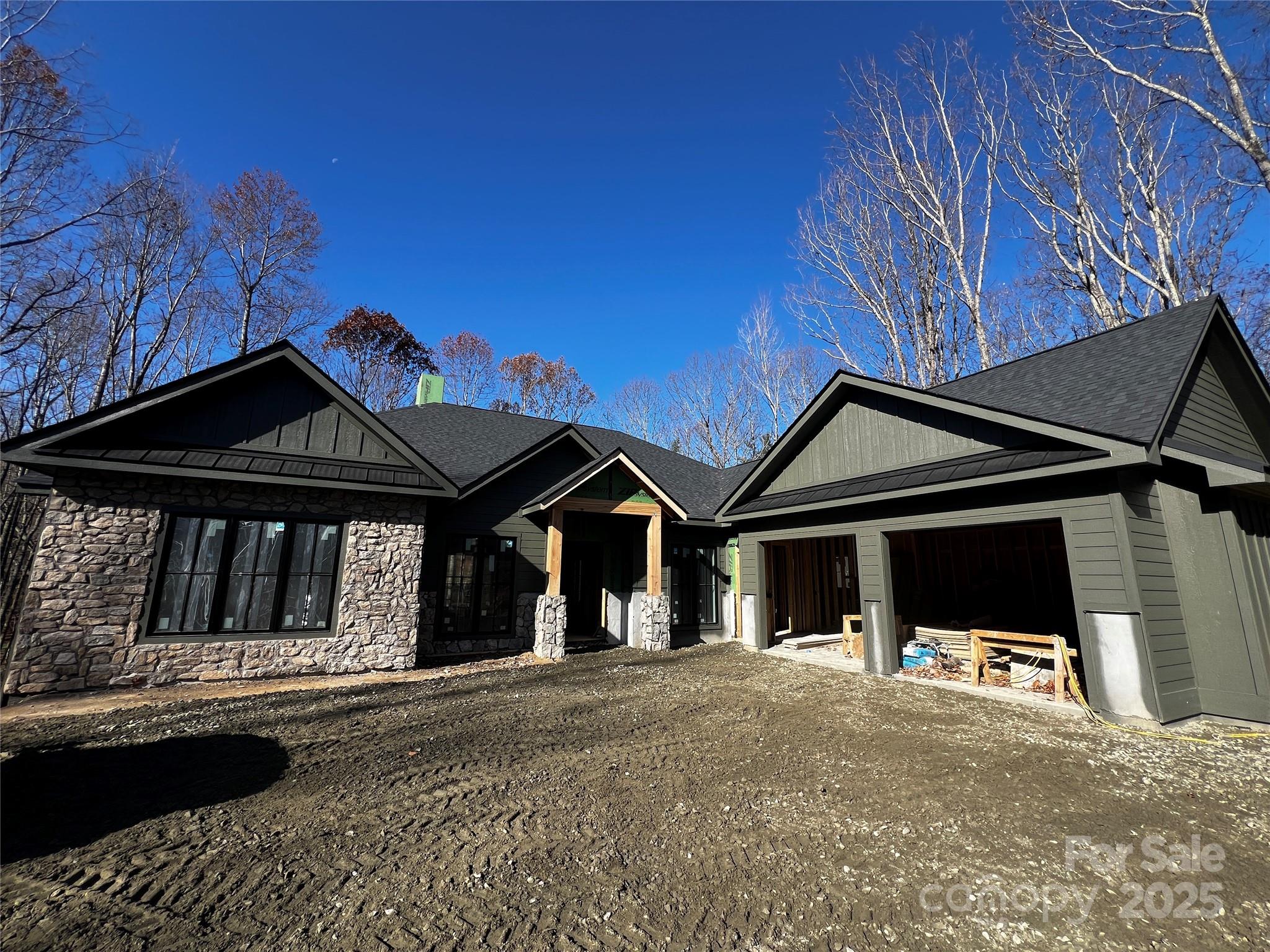 Homes for sale in Hendersonville, NC | 99 Little Cherokee Rdg, Hendersonville, NC 28739 | MLS# 4310705