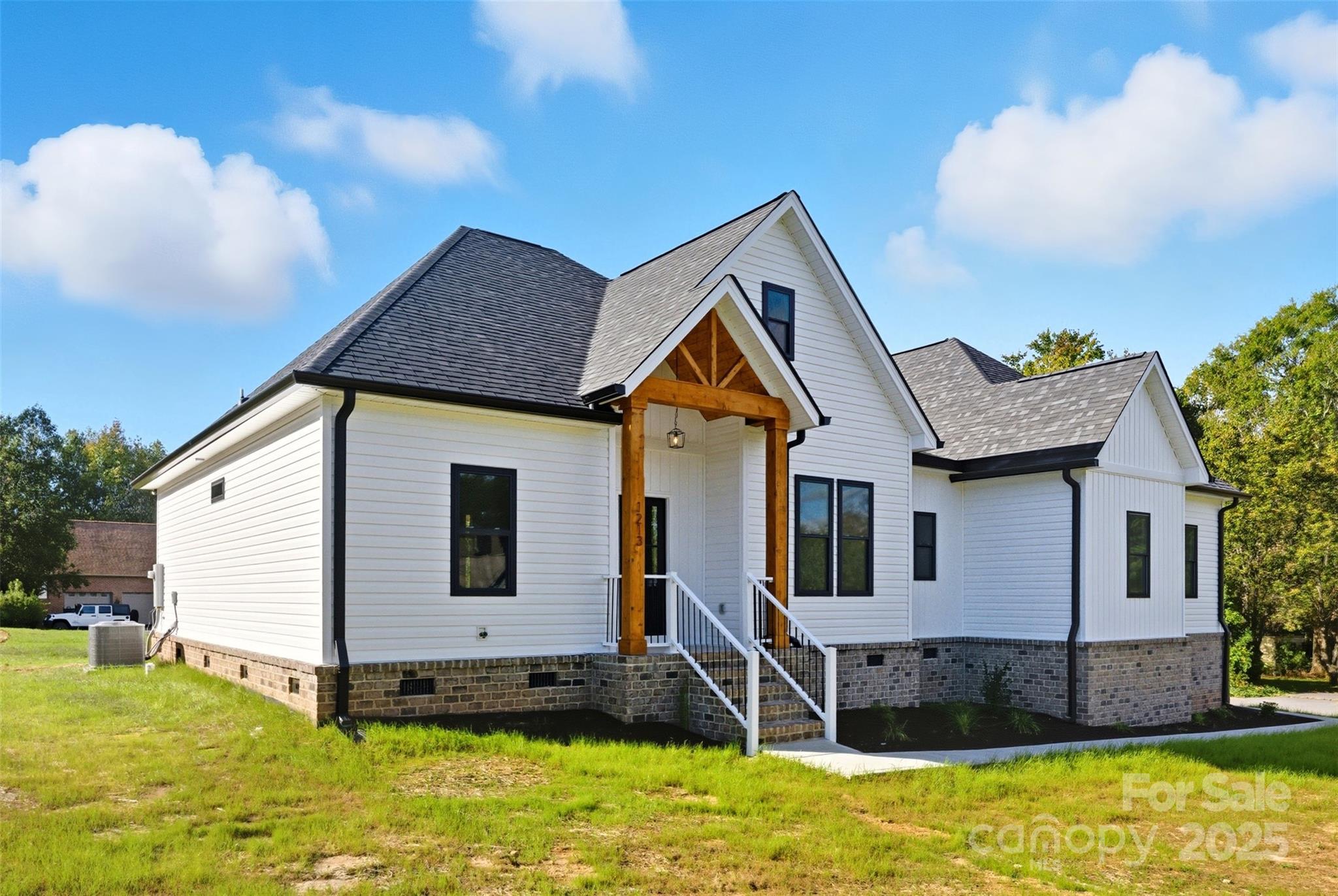 Homes for sale in Conover, NC | 1213 Creekside Dr, Conover, NC 28613 | MLS# 4314229