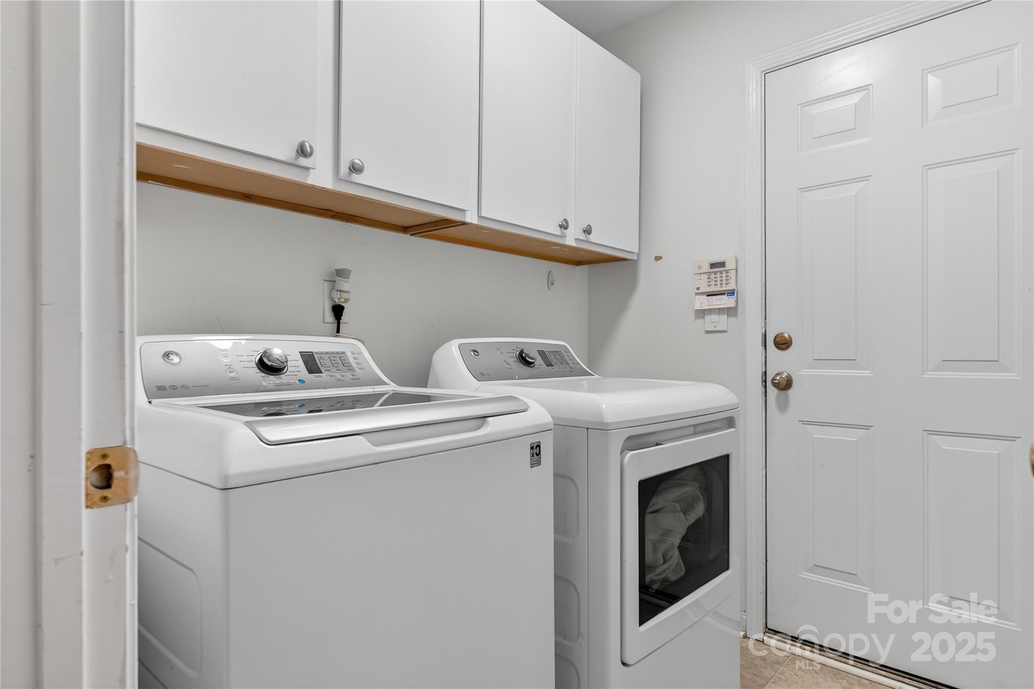 Homes for sale in Charlotte, NC | 3219 Alderpoint Ln, Charlotte, NC 28262 | MLS# 4316258