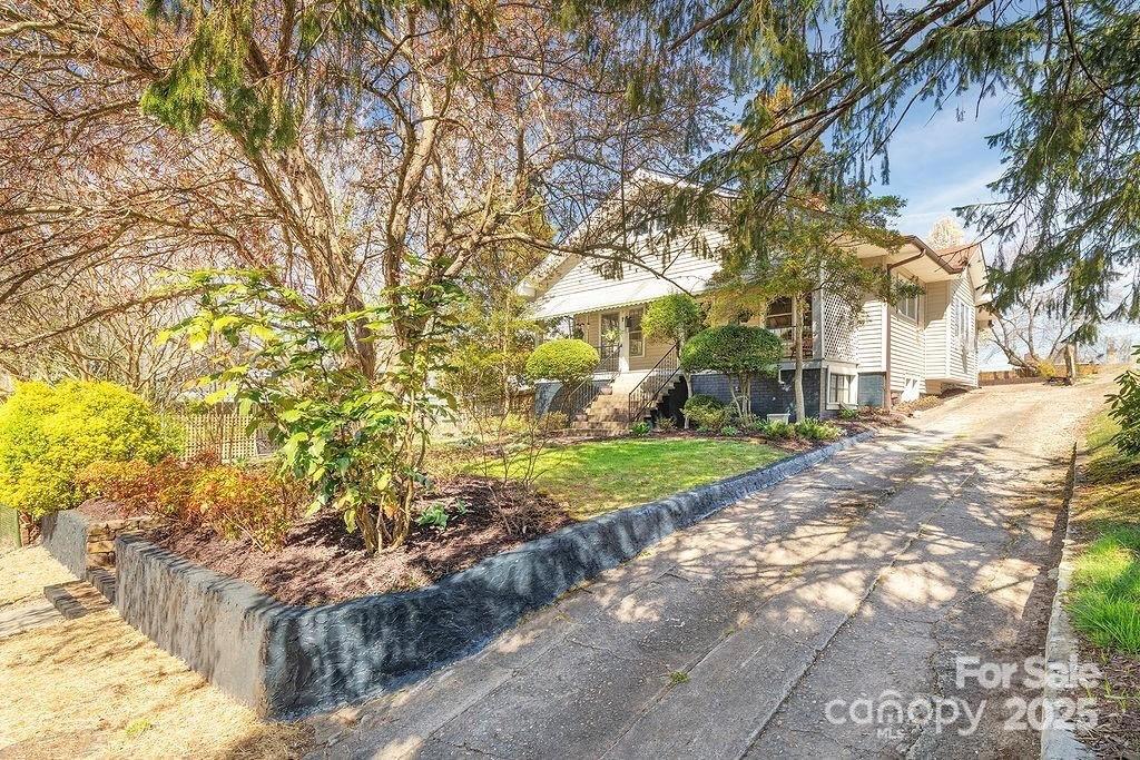 Homes for sale in Asheville, NC | 127 Pennsylvania Ave, Asheville, NC 28806 | MLS# 4316955