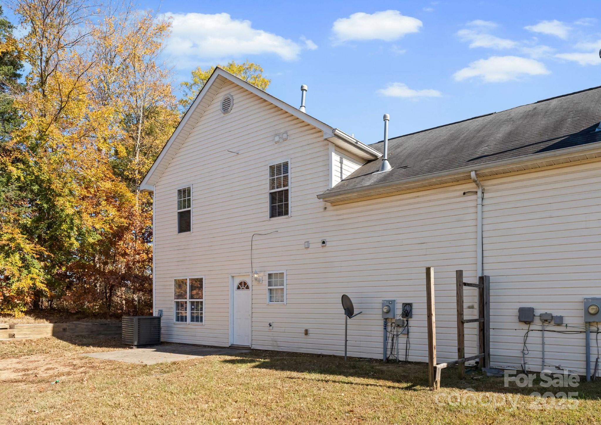 Homes for sale in Charlotte, NC | 5114 Brooktree Dr, Charlotte, NC 28208 | MLS# 4320102