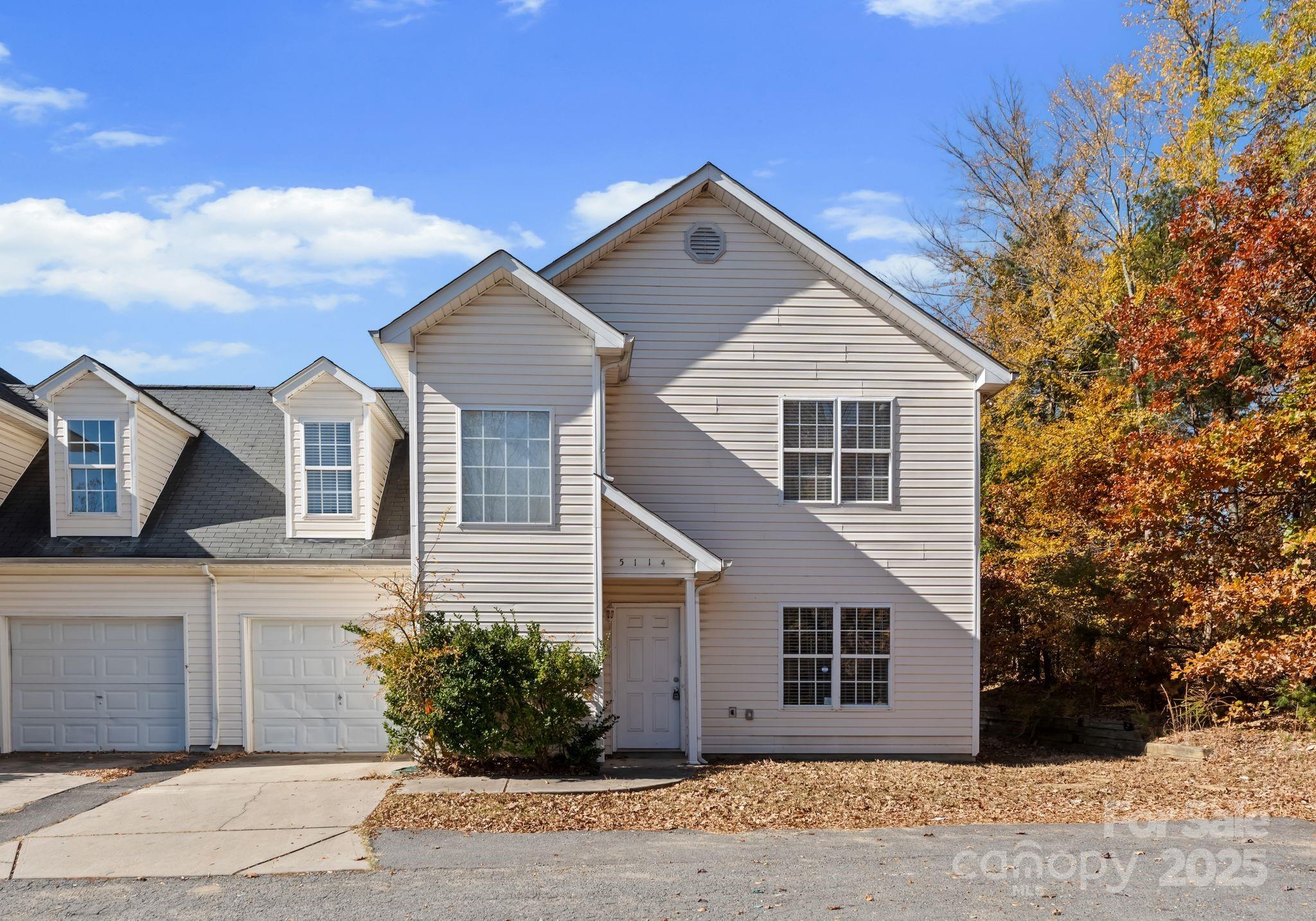 Homes for sale in Charlotte, NC | 5114 Brooktree Dr, Charlotte, NC 28208 | MLS# 4320102