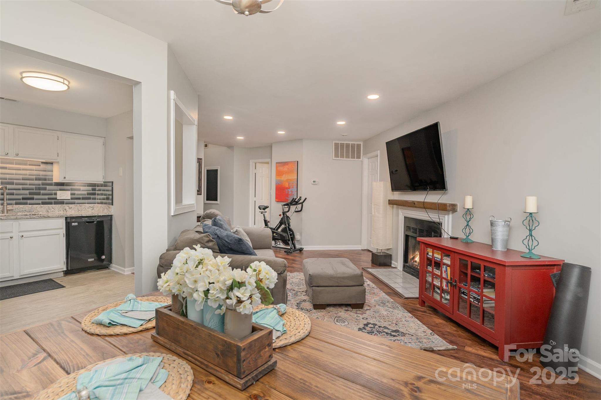 Homes for sale in Charlotte, NC | 6501 Clavell Ln #B, Charlotte, NC 28210 | MLS# 4320627