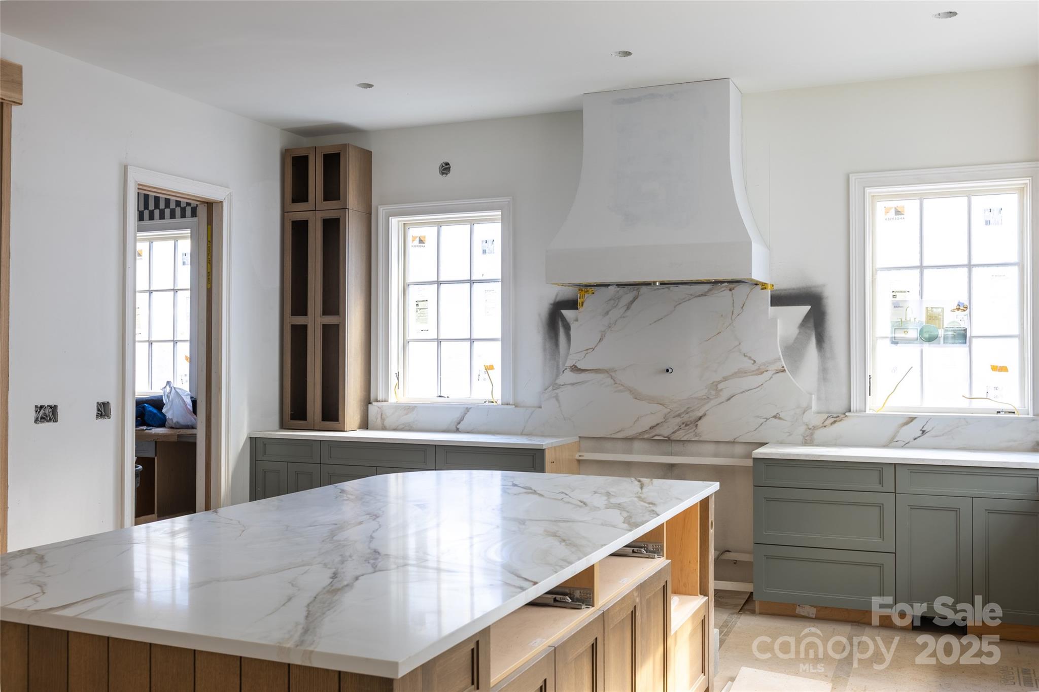 Homes for sale in Charlotte, NC | 1007 Dacavin Dr, Charlotte, NC 28226 | MLS# 4320838