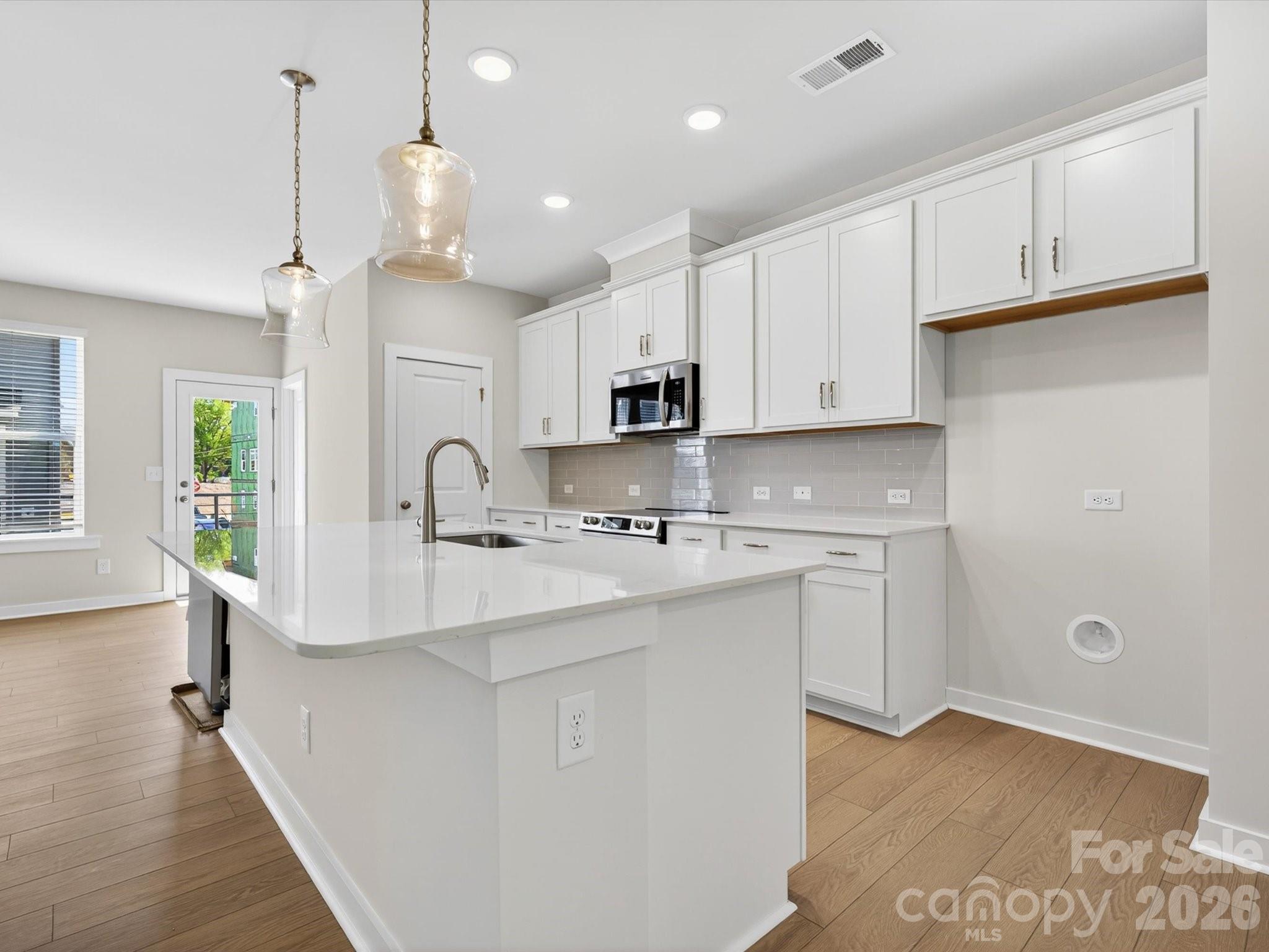 3rd image of 1526 Lithium Ln, Charlotte, NC 28211 | MLS# 4321661