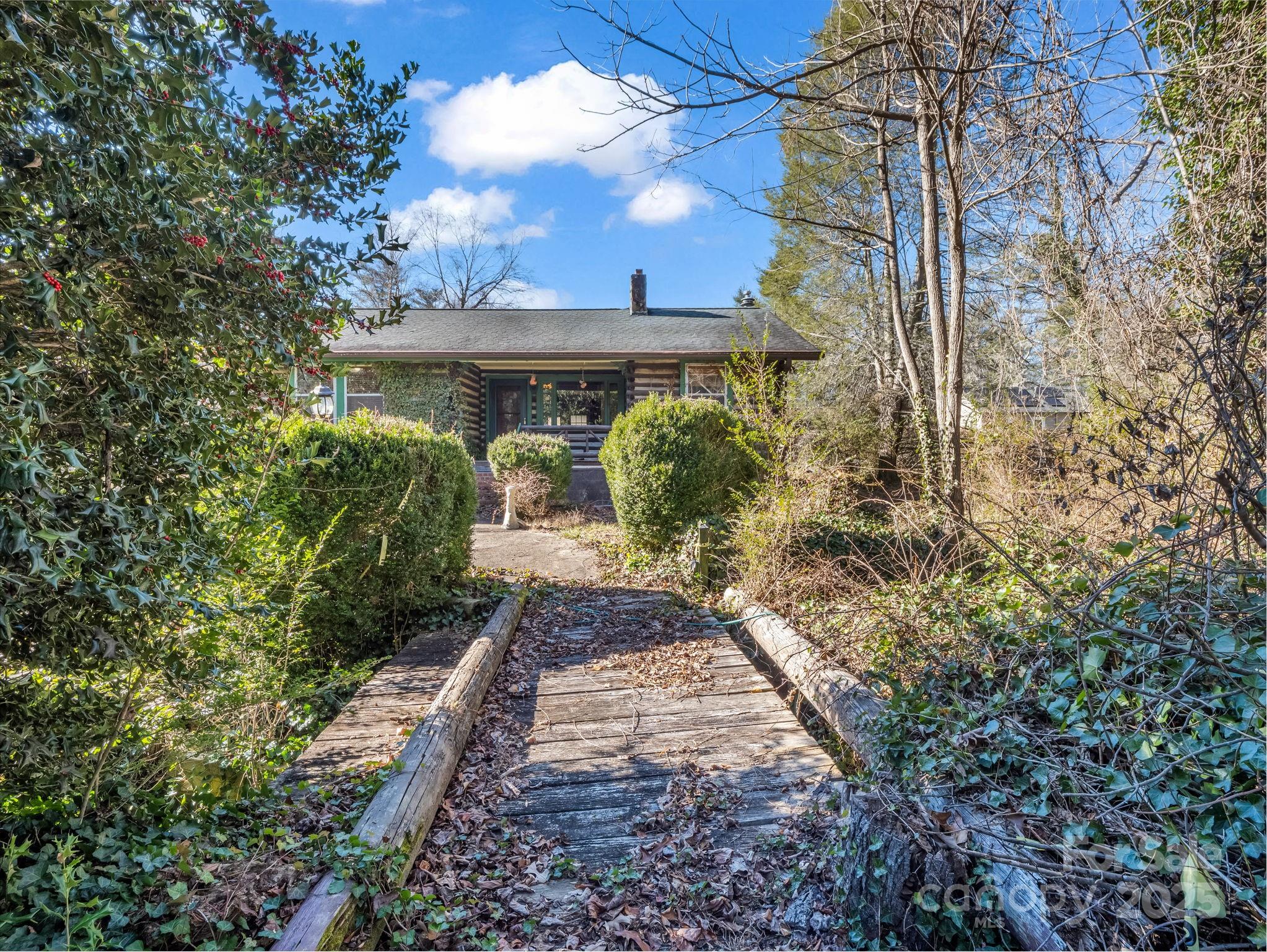 Homes for sale in Hendersonville, NC | 541 Broadway St, Hendersonville, NC 28739 | MLS# 4325269