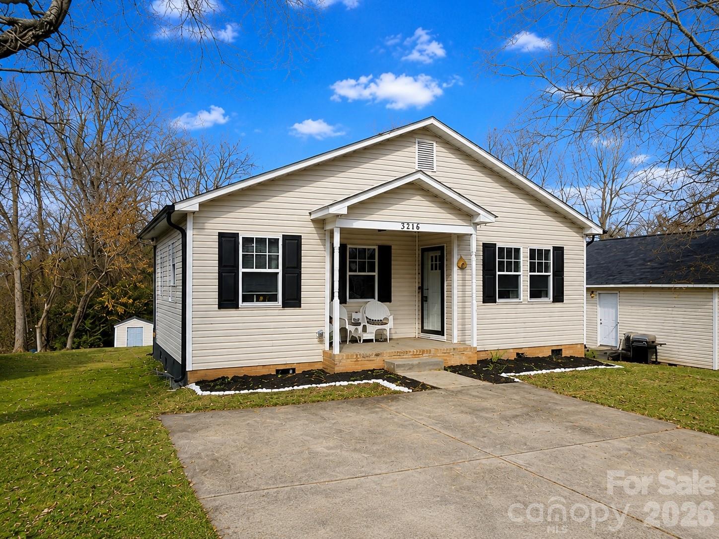 Homes for sale in Charlotte, NC | 3216 Lasalle St, Charlotte, NC 28216 | MLS# 4325298