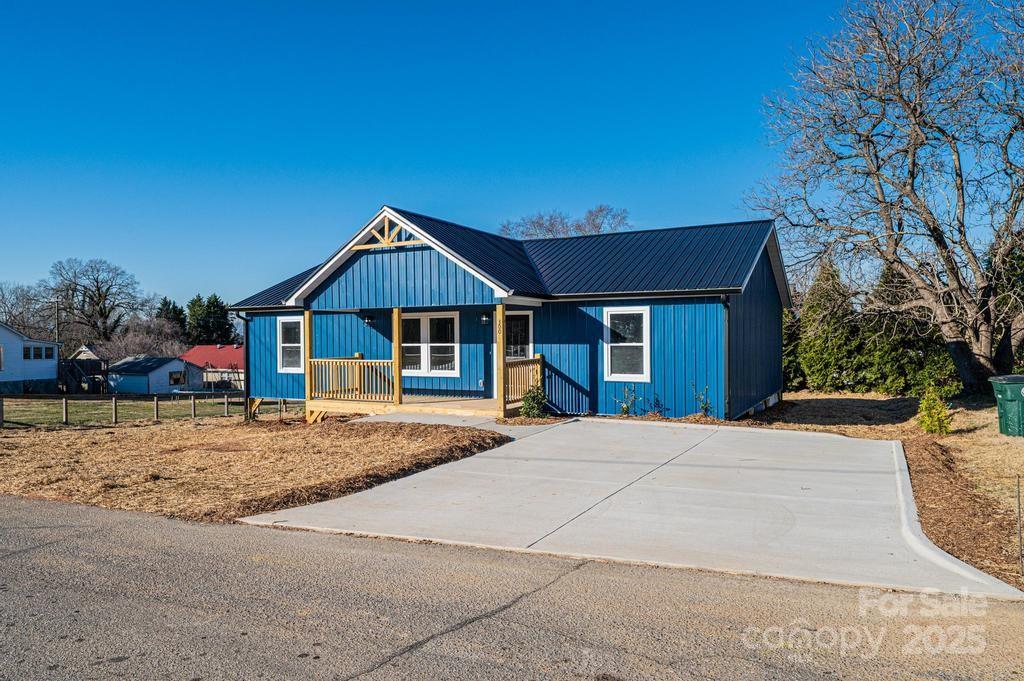 Homes for sale in Valdese, NC | 300 South Ave Sw, Valdese, NC 28690 | MLS# 4328770