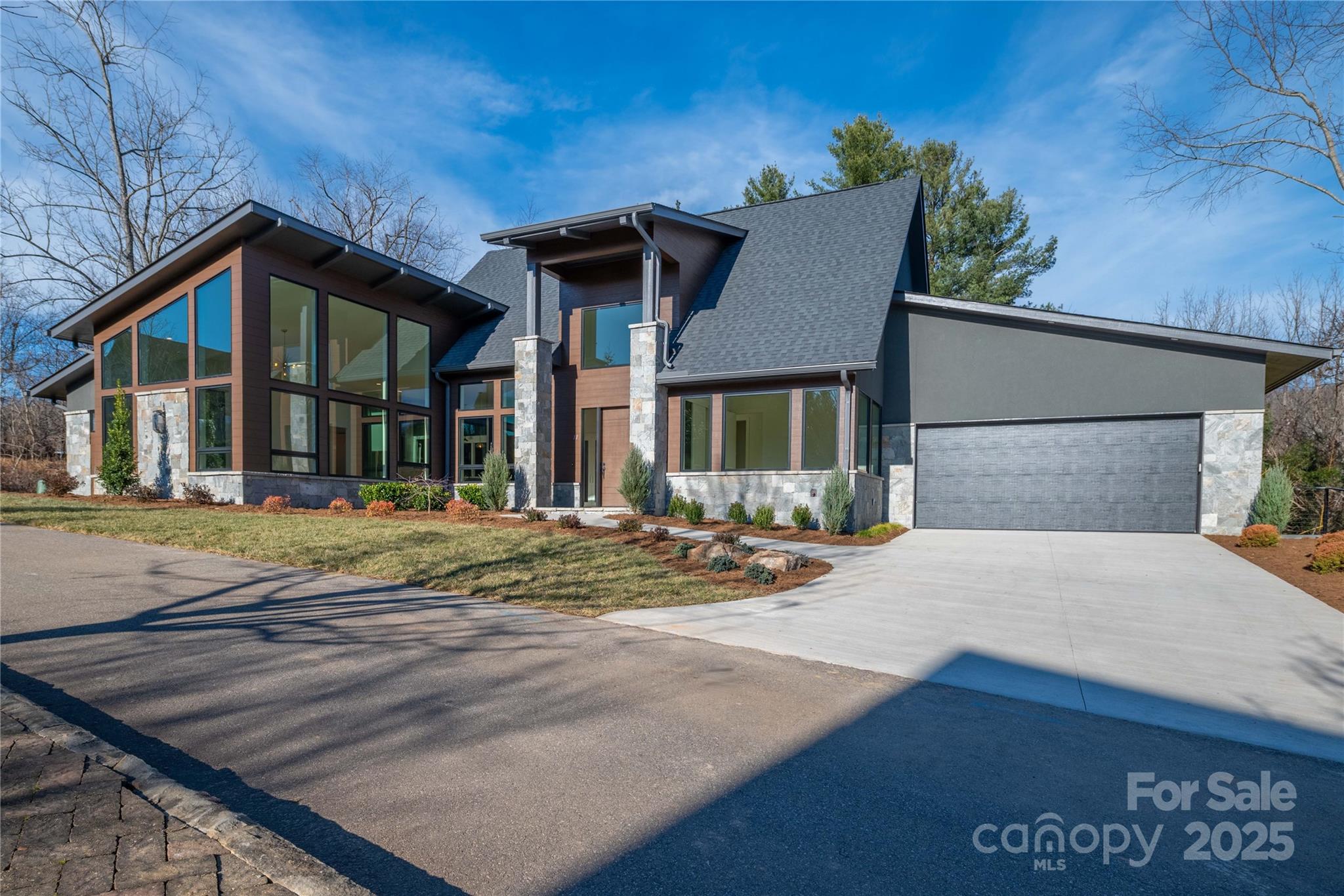 Homes for sale in Asheville, NC | 11 Kiftsgate Ct, Asheville, NC 28804 | MLS# 4329278