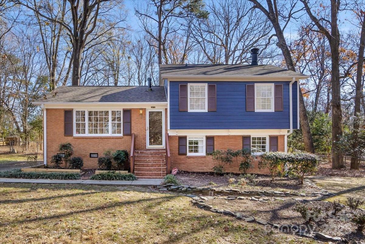 Homes for sale in Charlotte, NC | 2418 Vista Dr, Charlotte, NC 28212 | MLS# 4330408