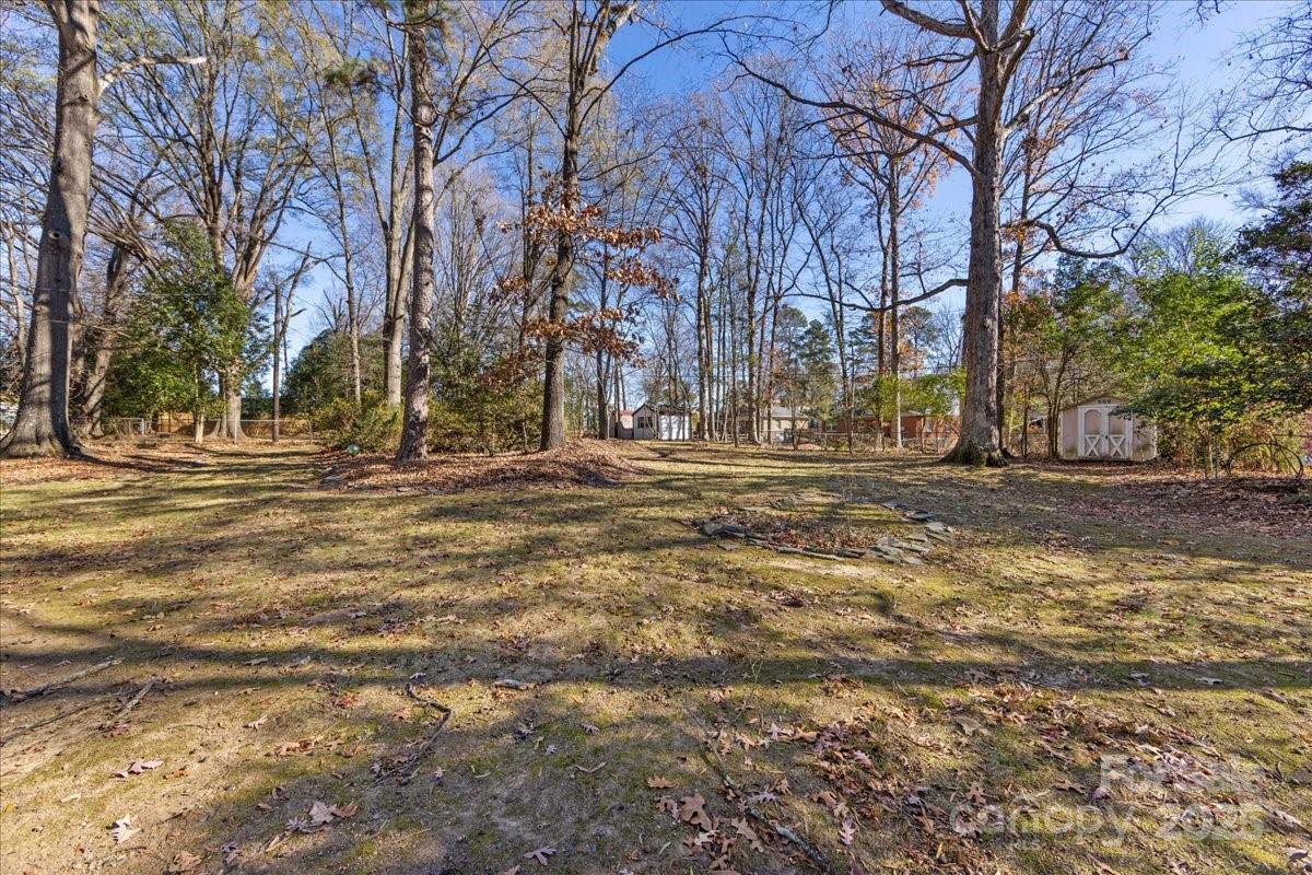 Homes for sale in Charlotte, NC | 2418 Vista Dr, Charlotte, NC 28212 | MLS# 4330408