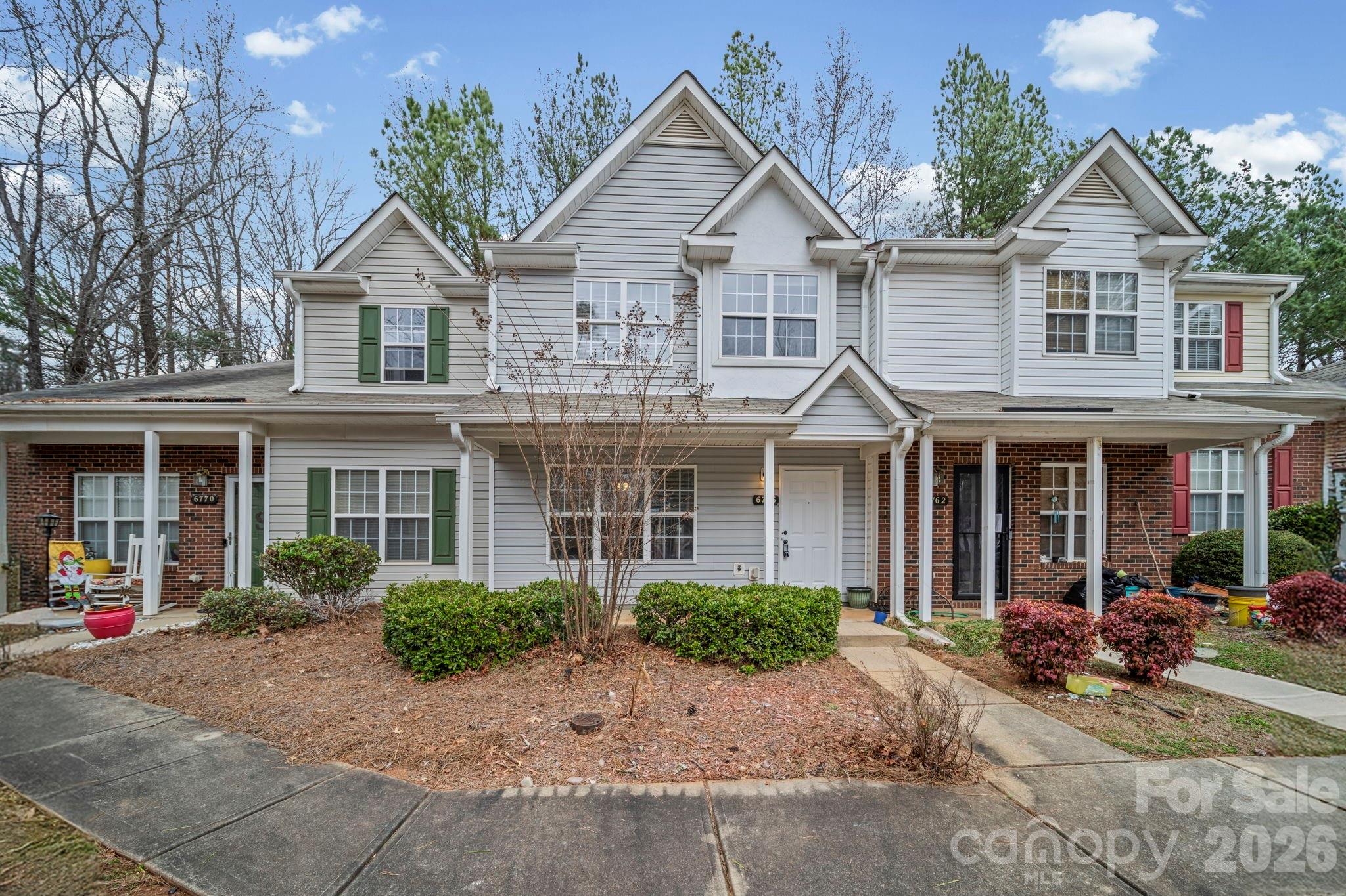 Homes for sale in Charlotte, NC | 6666 Cypress Tree Ln, Charlotte, NC 28215 | MLS# 4330587
