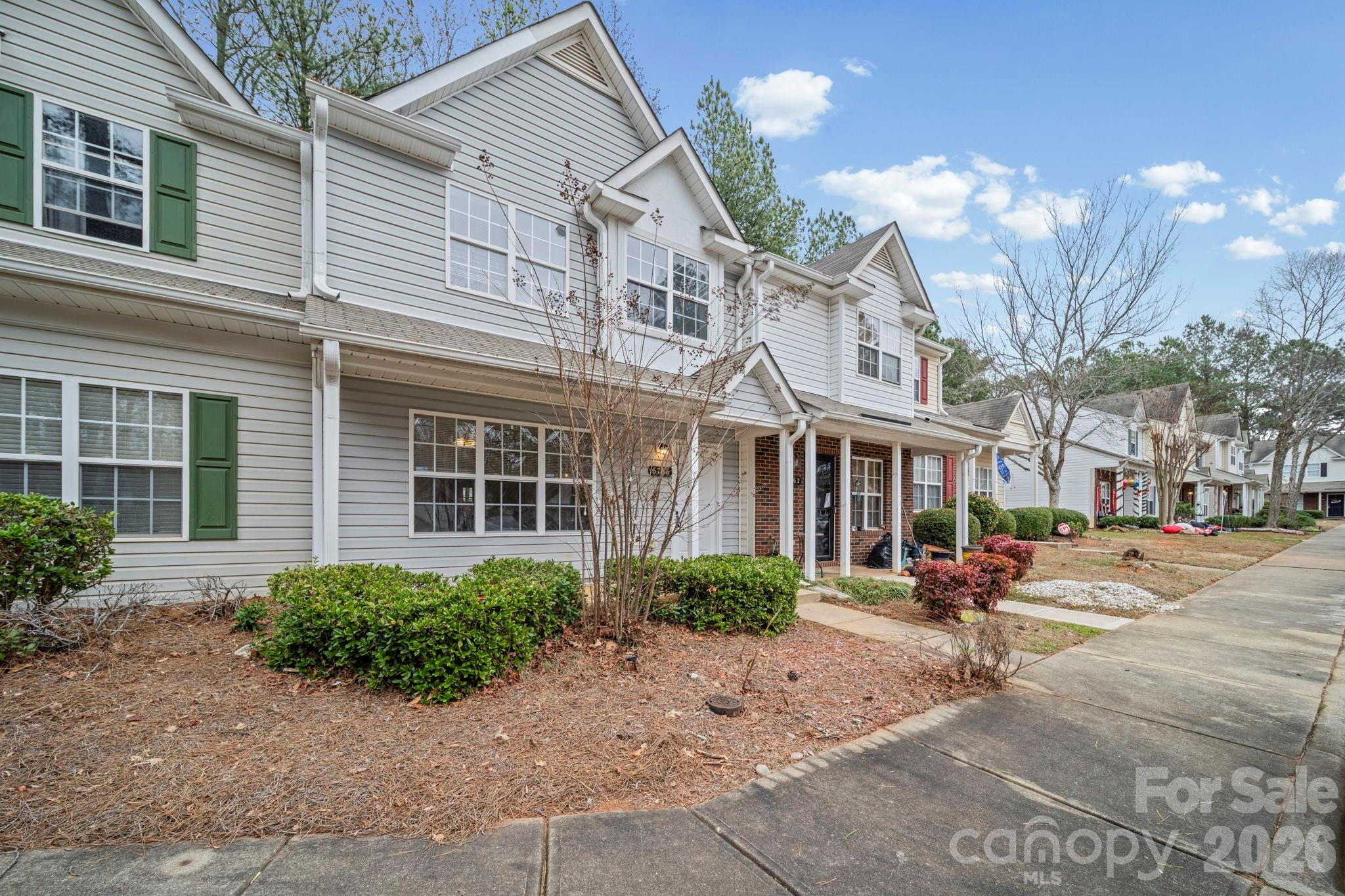 Homes for sale in Charlotte, NC | 6666 Cypress Tree Ln, Charlotte, NC 28215 | MLS# 4330587