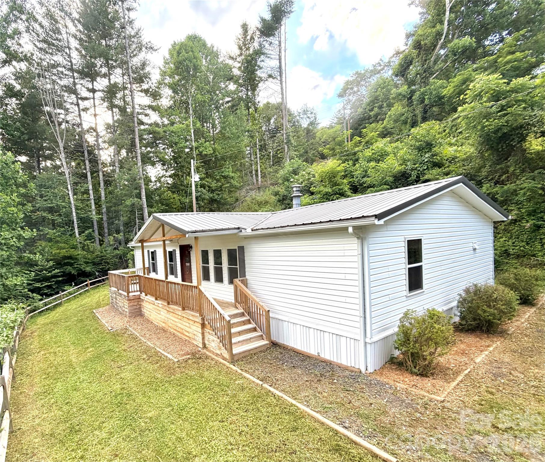 Homes for sale in Burnsville, NC | 1050 Wyatt Town Rd, Burnsville, NC 28714 | MLS# 4337141