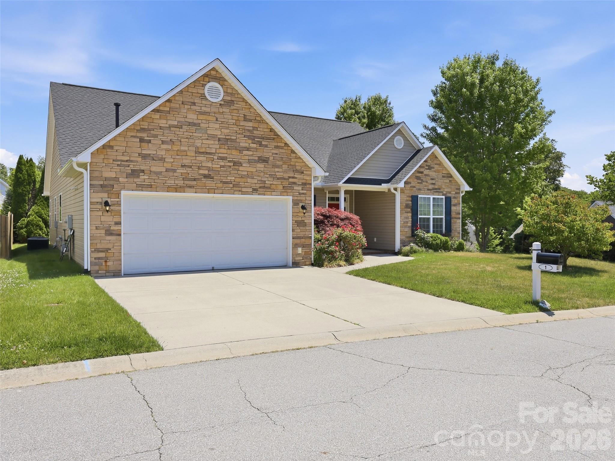 42nd image of 1 Breyerton Ct, Asheville, NC 28804 | MLS# 4343147
