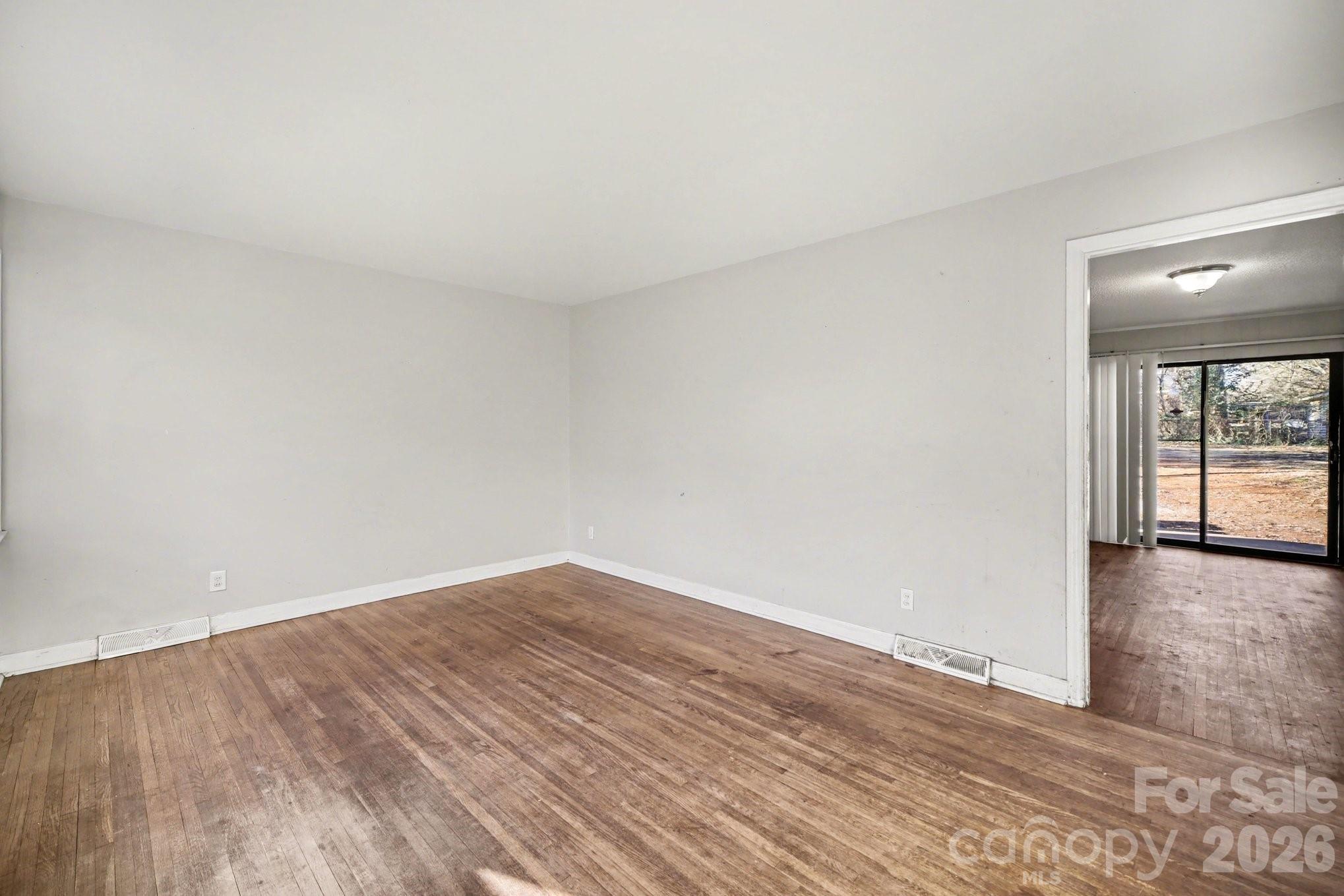 Homes for sale in Charlotte, NC | 1133 Penrose Ln, Charlotte, NC 28217 | MLS# 4345119