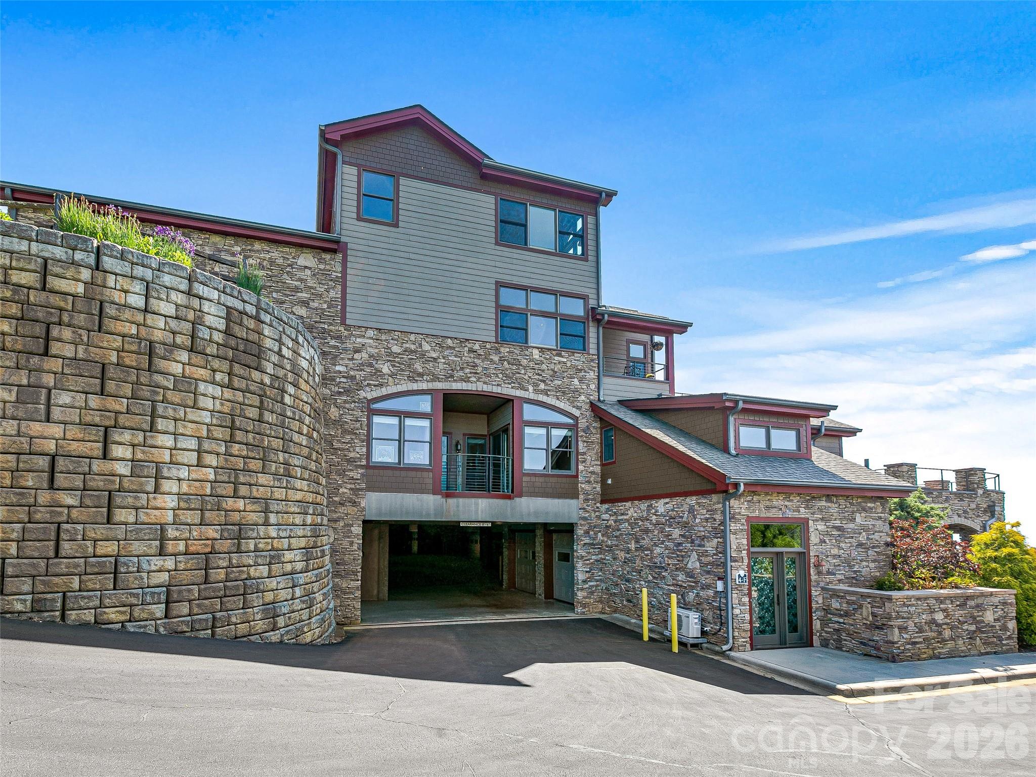 5th image of 4 Chimney Crest Dr, Asheville, NC 28806