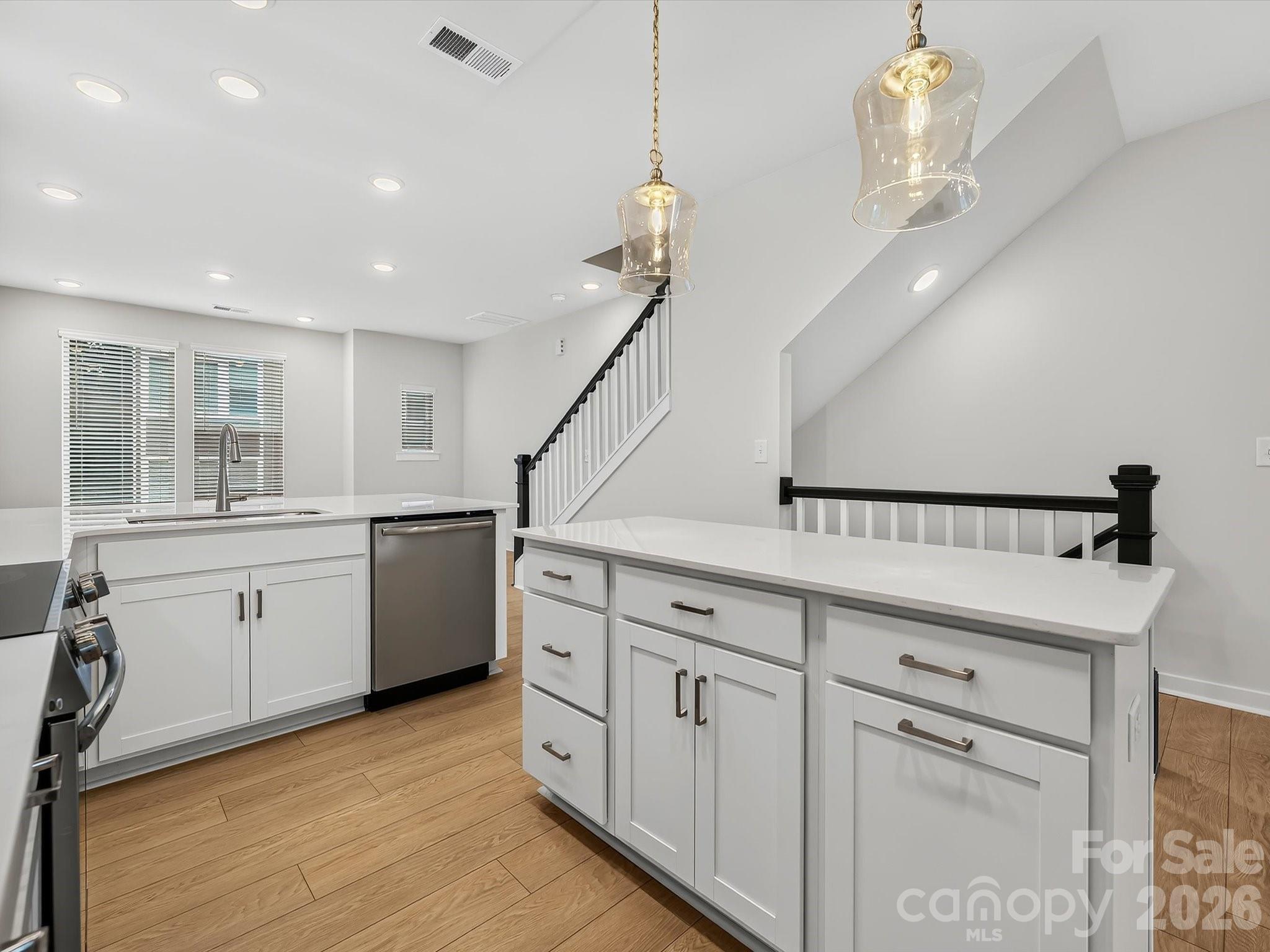 3rd image of 1140 Bismuth Ln, Charlotte, NC 28211 | MLS# 4350907