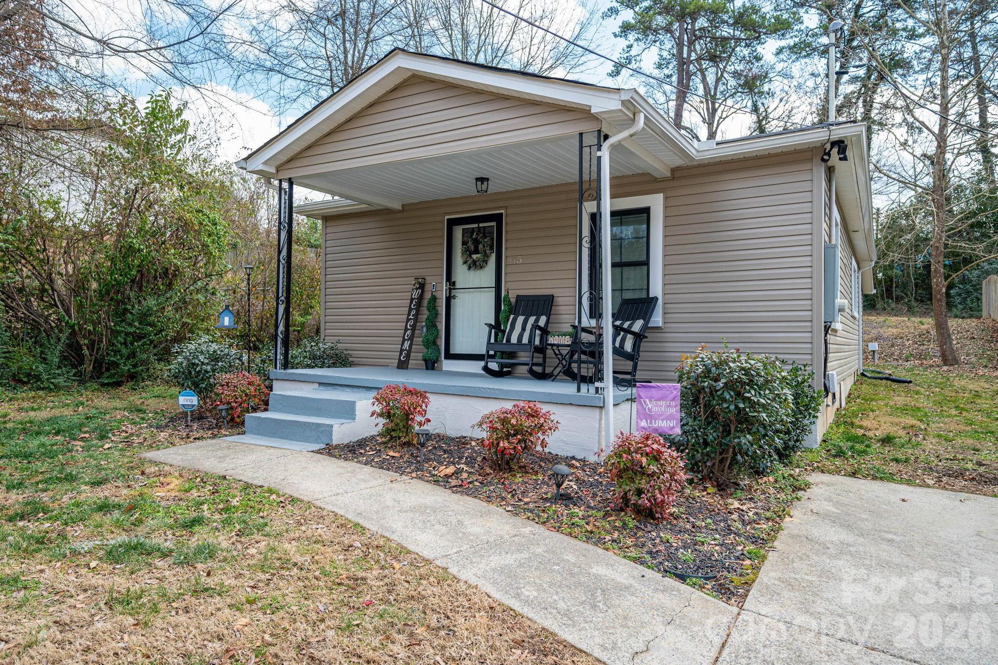 Homes for sale in Belmont, NC | 115 Barnes St, Belmont, NC 28012 | MLS# 4351569