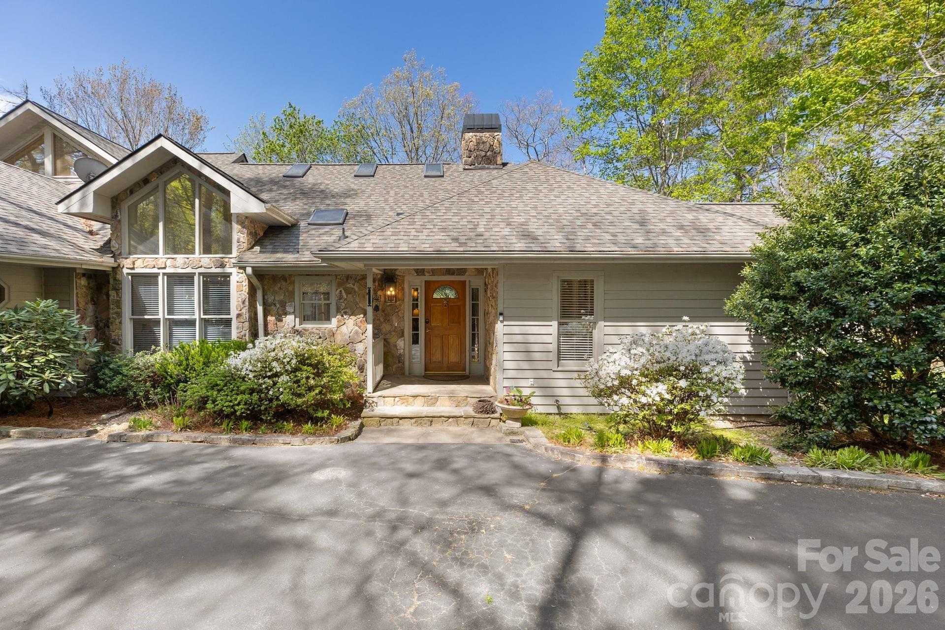 Homes for sale in Sapphire, NC | 940 Winding Creek Rd, Sapphire, NC 28774 | MLS# 4352136