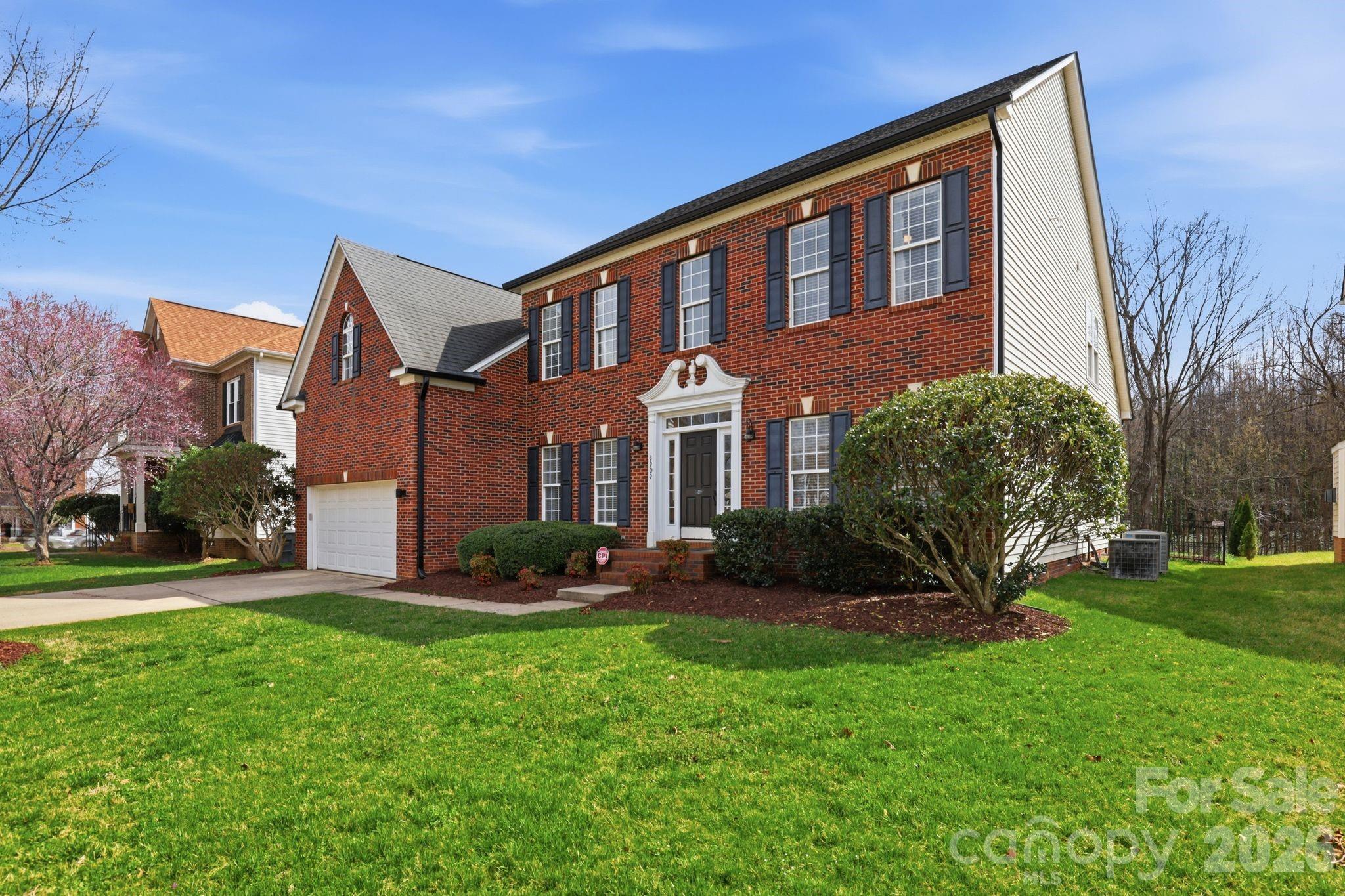 2nd image of 3909 Meadow Green Dr, Charlotte, NC 28269 | MLS# 4352571