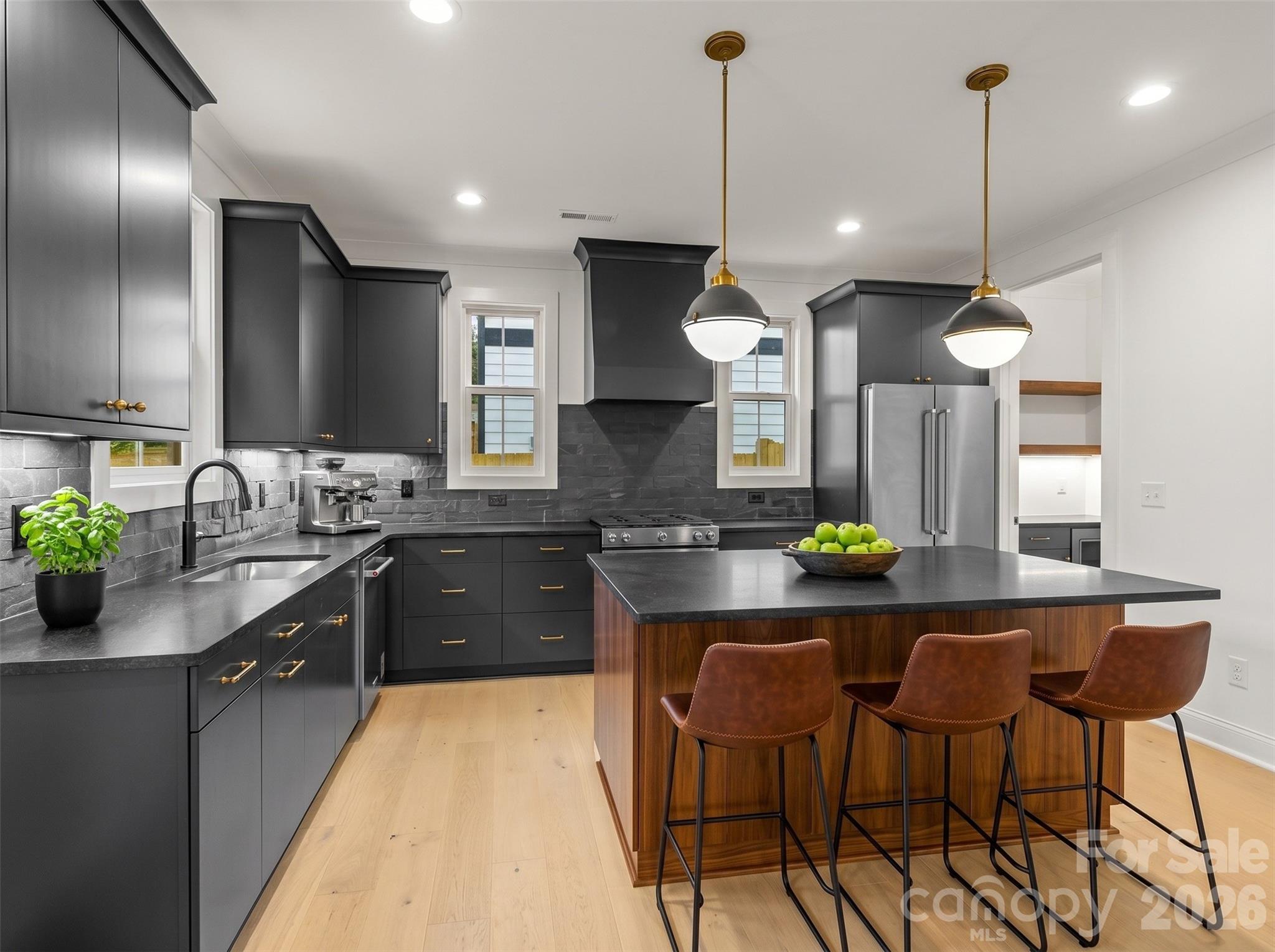 3rd image of 2757 Parkway Ave, Charlotte, NC 28208 | MLS# 4353410