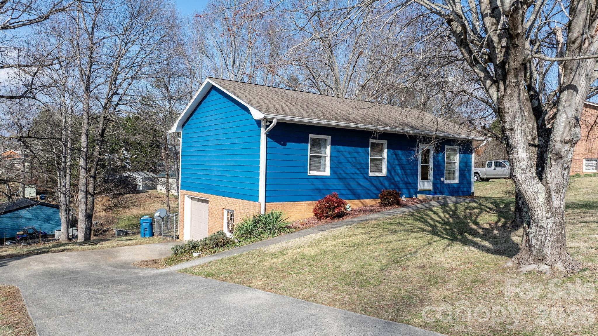 Homes for sale in Lenoir, NC | 3384 Sheely Rd, Lenoir, NC 28645 | MLS# 4354620