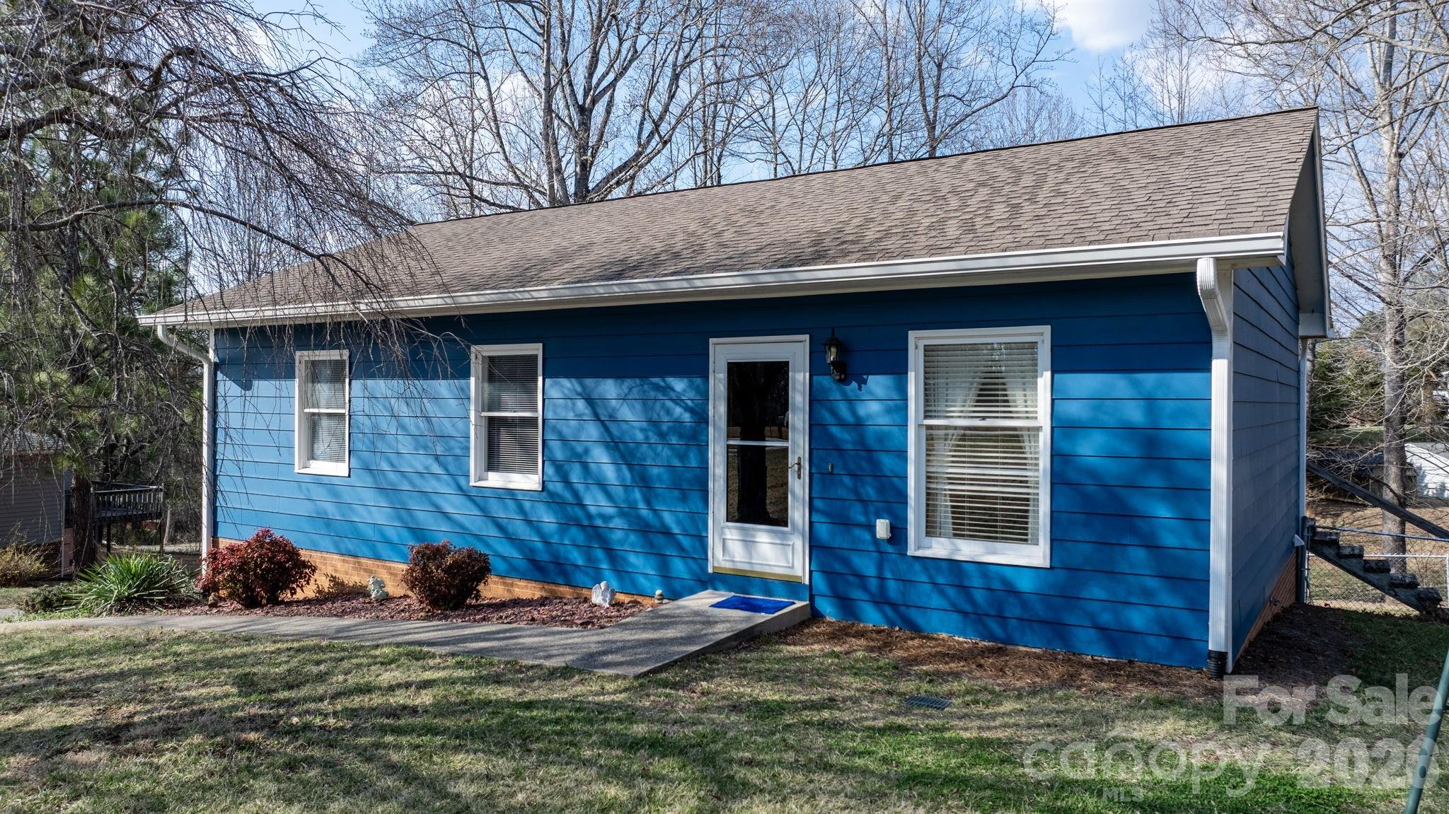 Homes for sale in Lenoir, NC | 3384 Sheely Rd, Lenoir, NC 28645 | MLS# 4354620