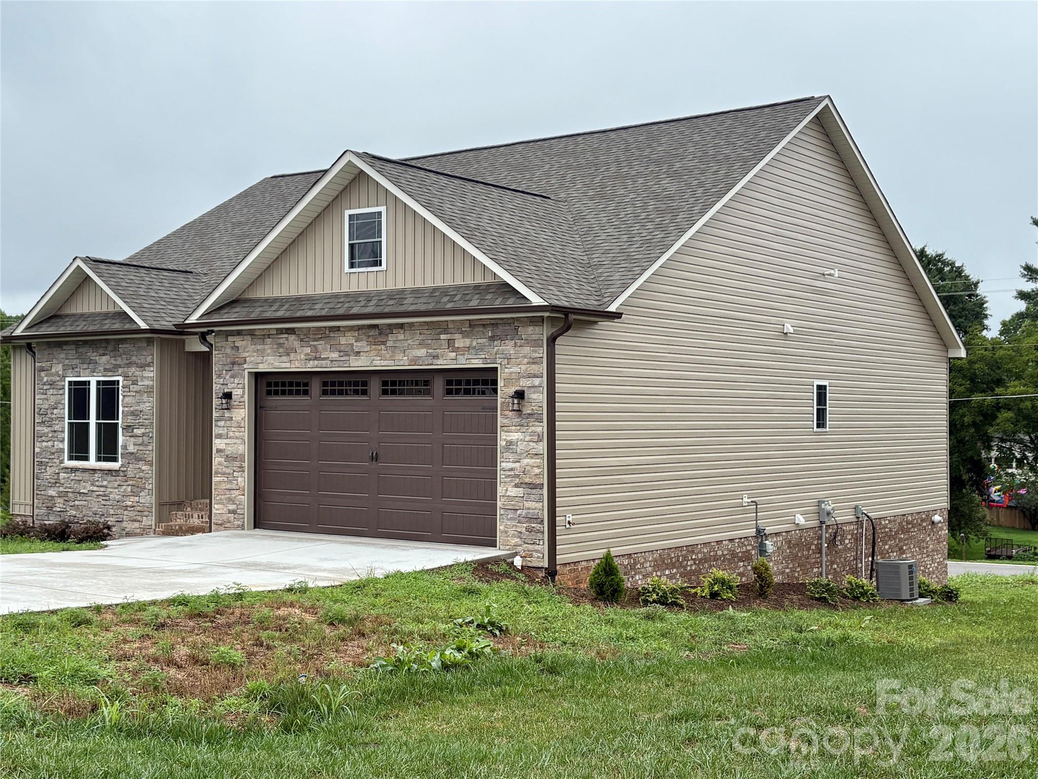 3rd image of 4952 Southview Dr, Hickory, NC 28602 | MLS# 4354852