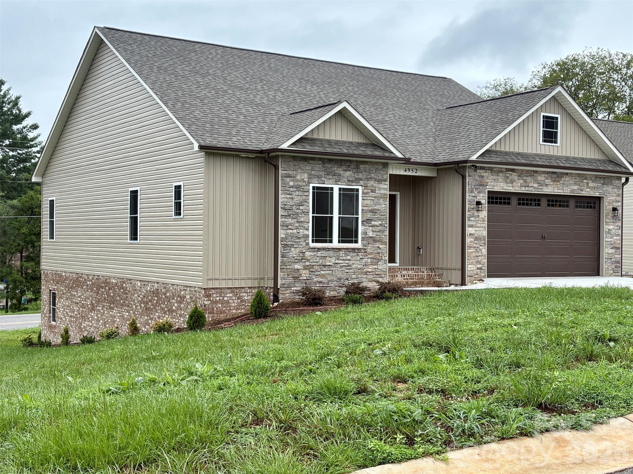 2nd image of 4952 Southview Dr, Hickory, NC 28602 | MLS# 4354852