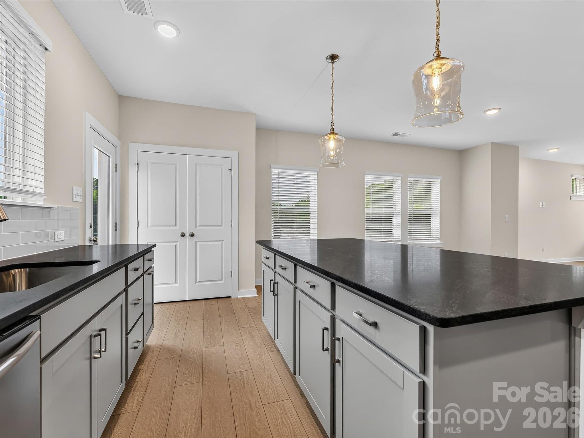 3rd image of 1144 Bismuth Ln, Charlotte, NC 28211 | MLS# 4355308