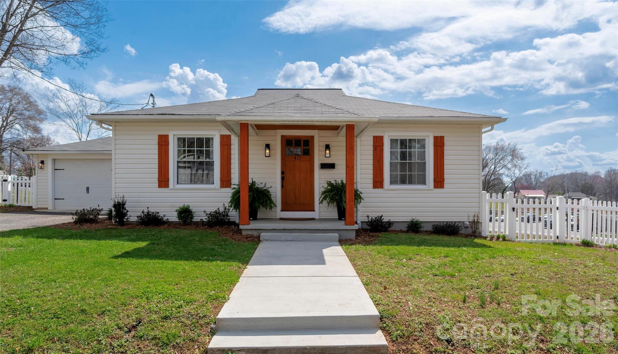 Homes for sale in Lincolnton, NC | 411 W Sycamore St, Lincolnton, NC 28092 | MLS# 4355628