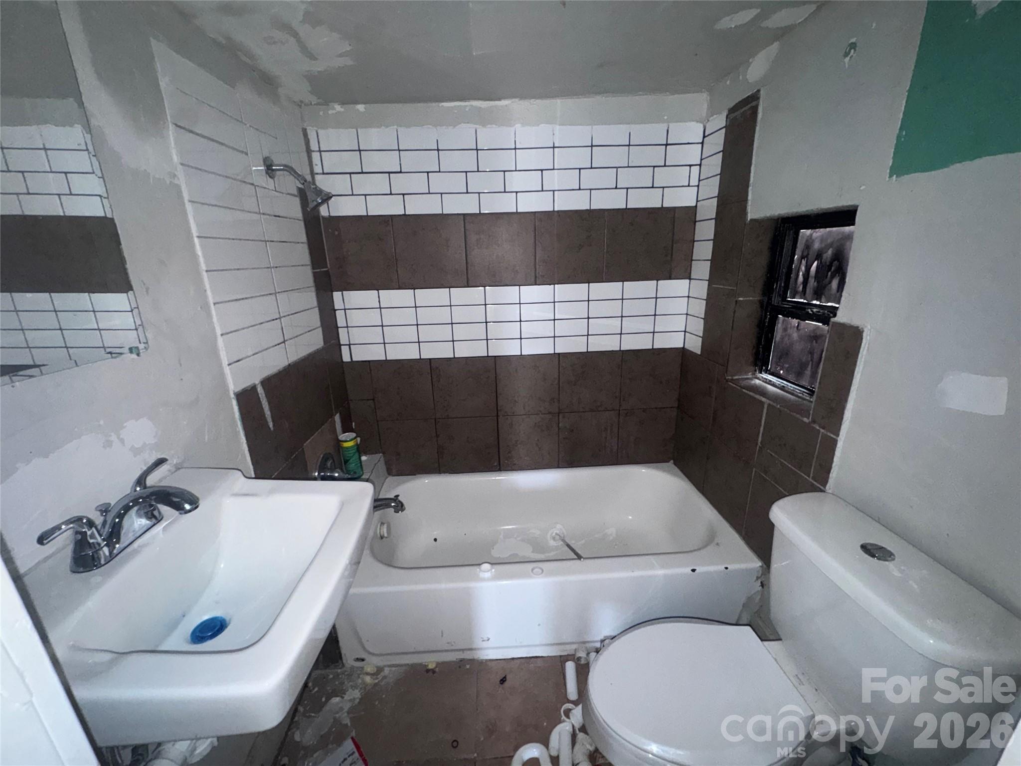 Homes for sale in Winston Salem, NC | 2617 Ansonia St, Winston Salem, NC 27105 | MLS# 4356073